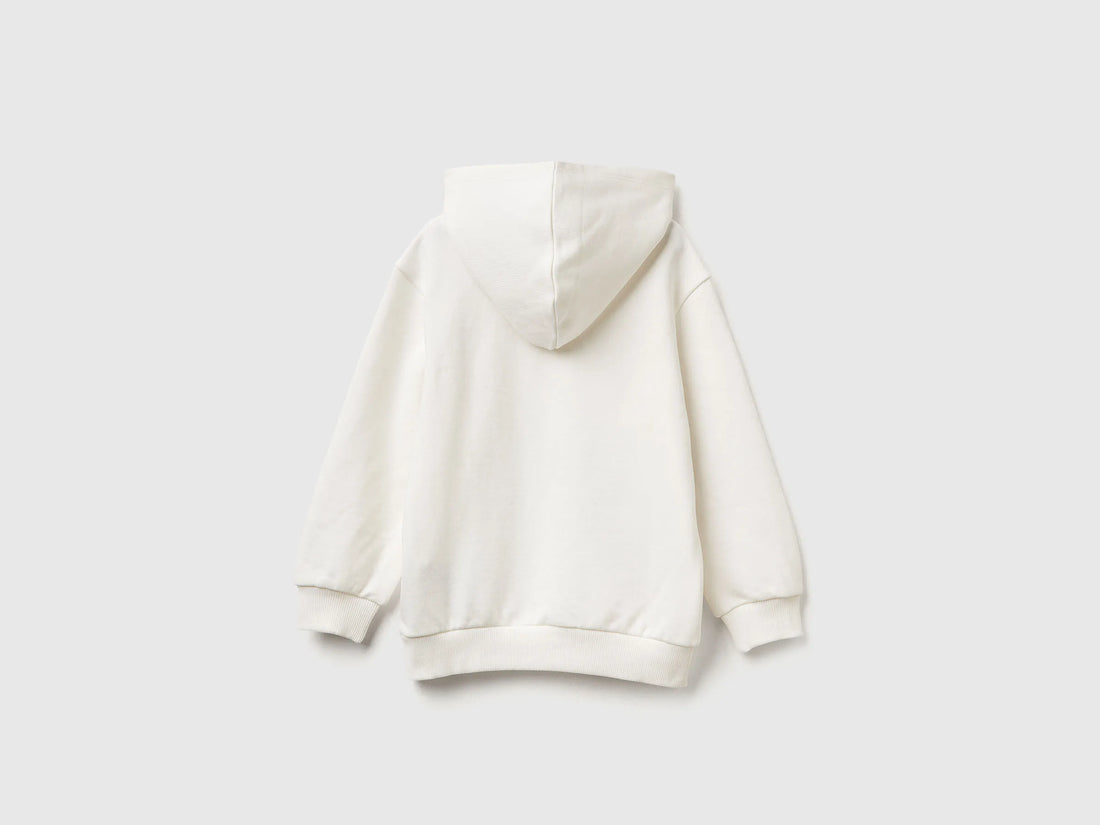Benetton_Creamy White_Sweatshirt Featuring Batwheels ©&ª Dc and Wbei_3UNIG2016_074_02