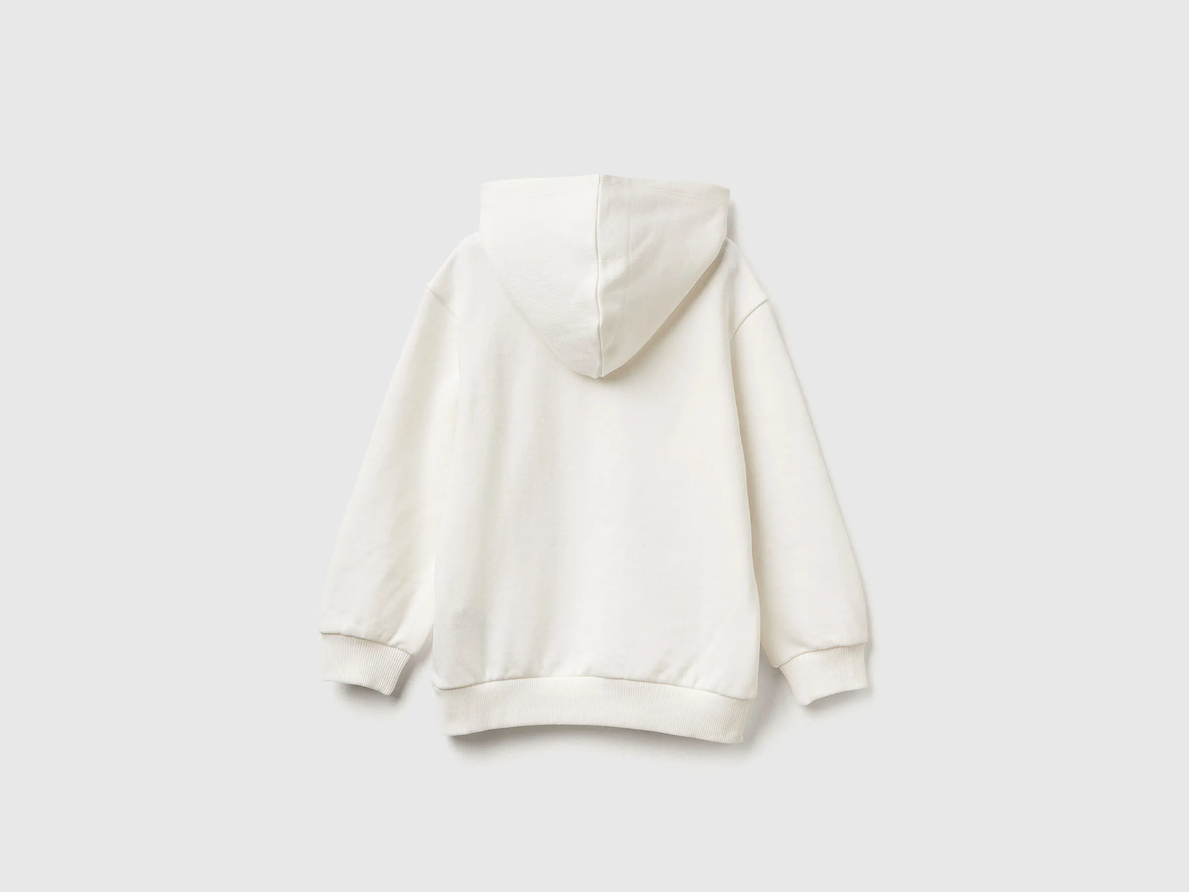 Benetton_Creamy White_Sweatshirt Featuring Batwheels ©&ª Dc and Wbei_3UNIG2016_074_02