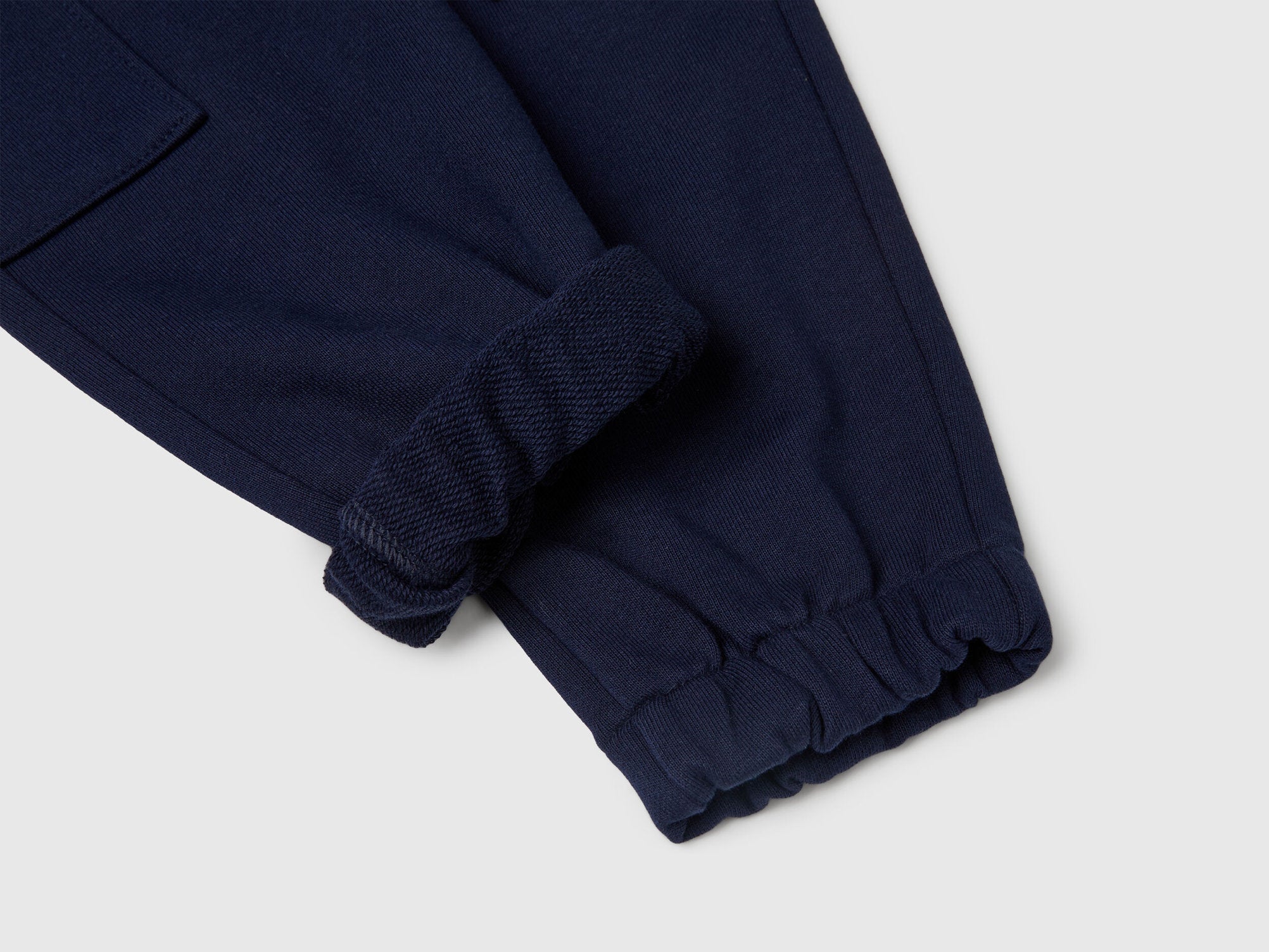 Benetton_Cargo Sweatpants_3UNIGF045_016_03