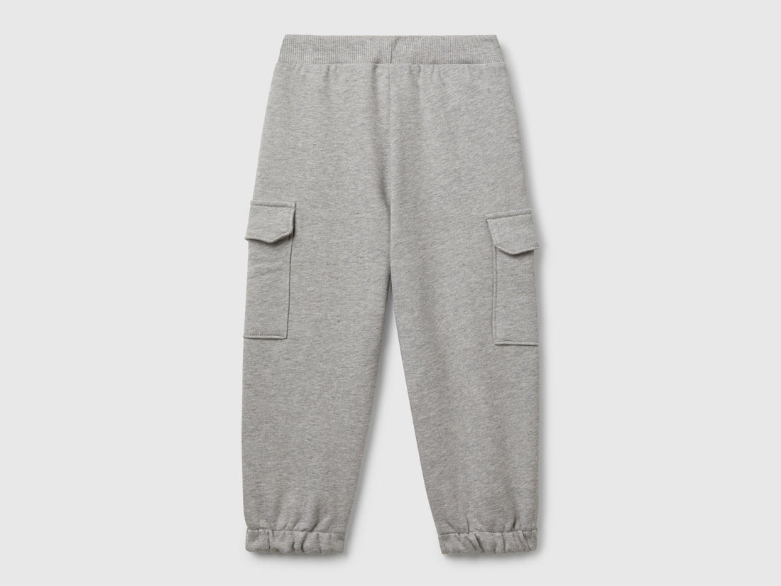 Benetton_Cargo Sweatpants_3UNIGF045_501_02