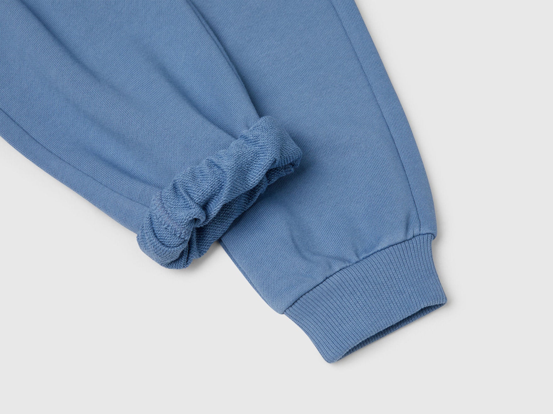 Benetton_Sweatpants with Drawstring_3UNIGF04L_11W_03