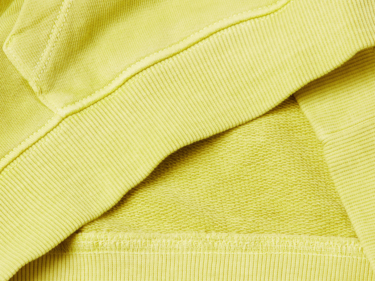 Benetton_Olive Green_Sweatshirt with Print_3WITG2015_6Y6_03