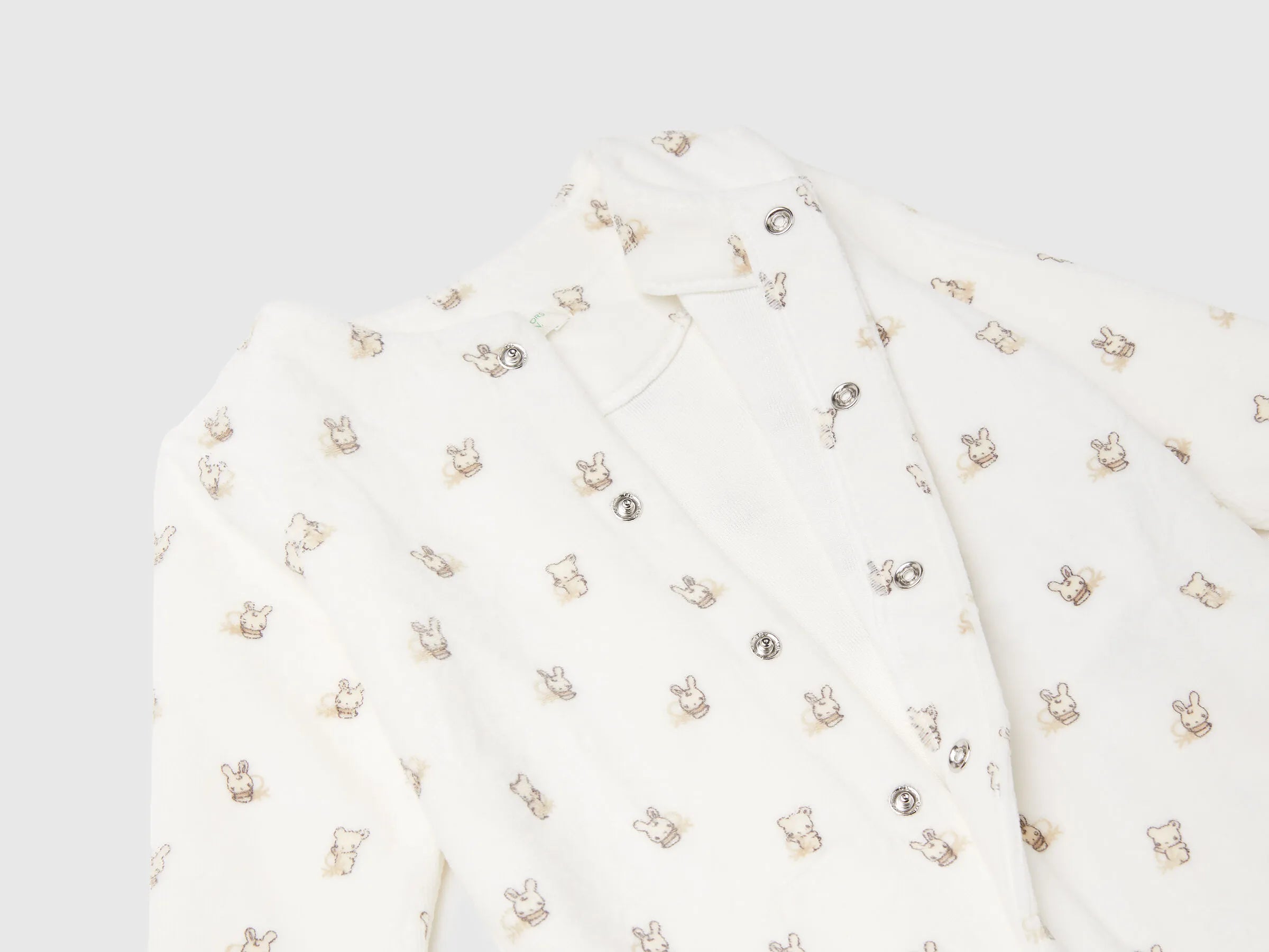 Benetton_Creamy White_Onesie and Chenille Cap Set_3WQSAK01G_905_03