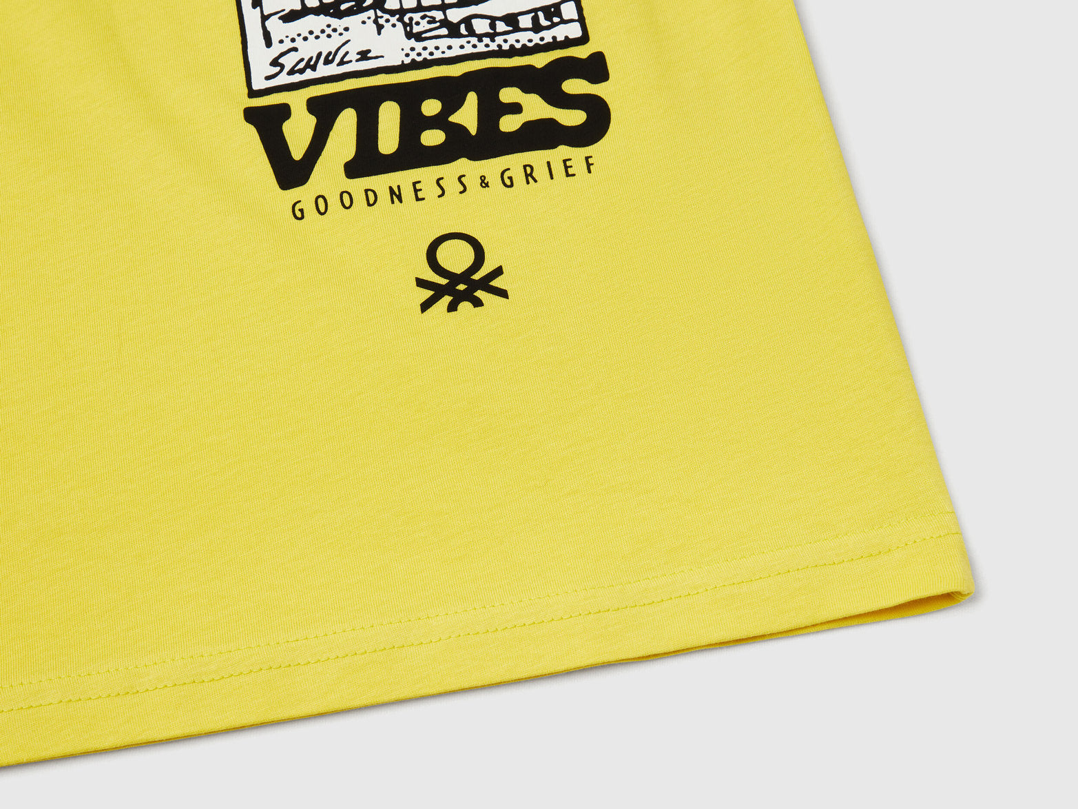 Benetton_Short Sleeve Snoopy ©Peanuts T-Shirt_3X1SC10NI_1T1_03