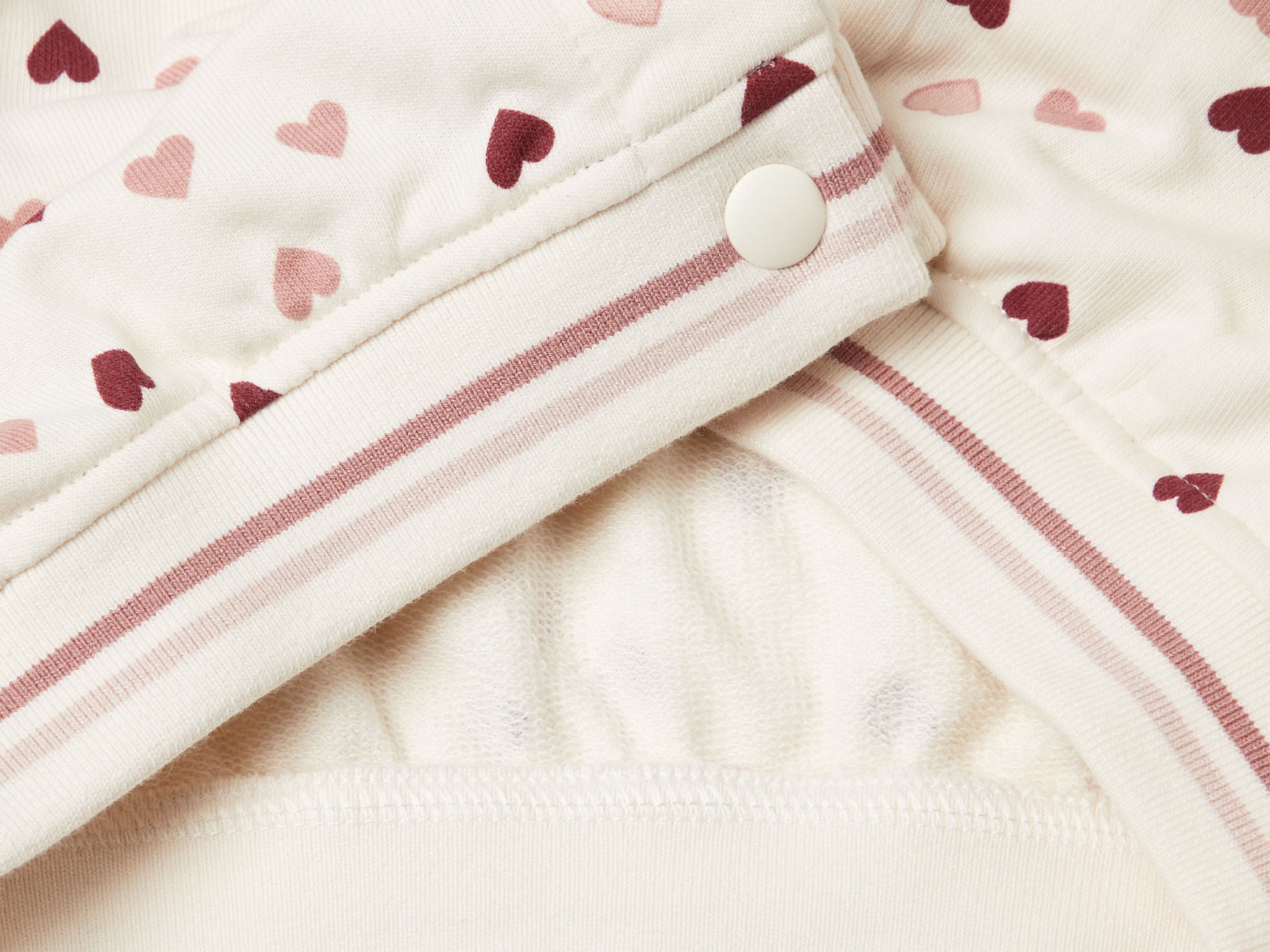 Benetton_Creamy White_Bomber in Sweat Fabric with Heart Print_3YCMG5040_63G_03