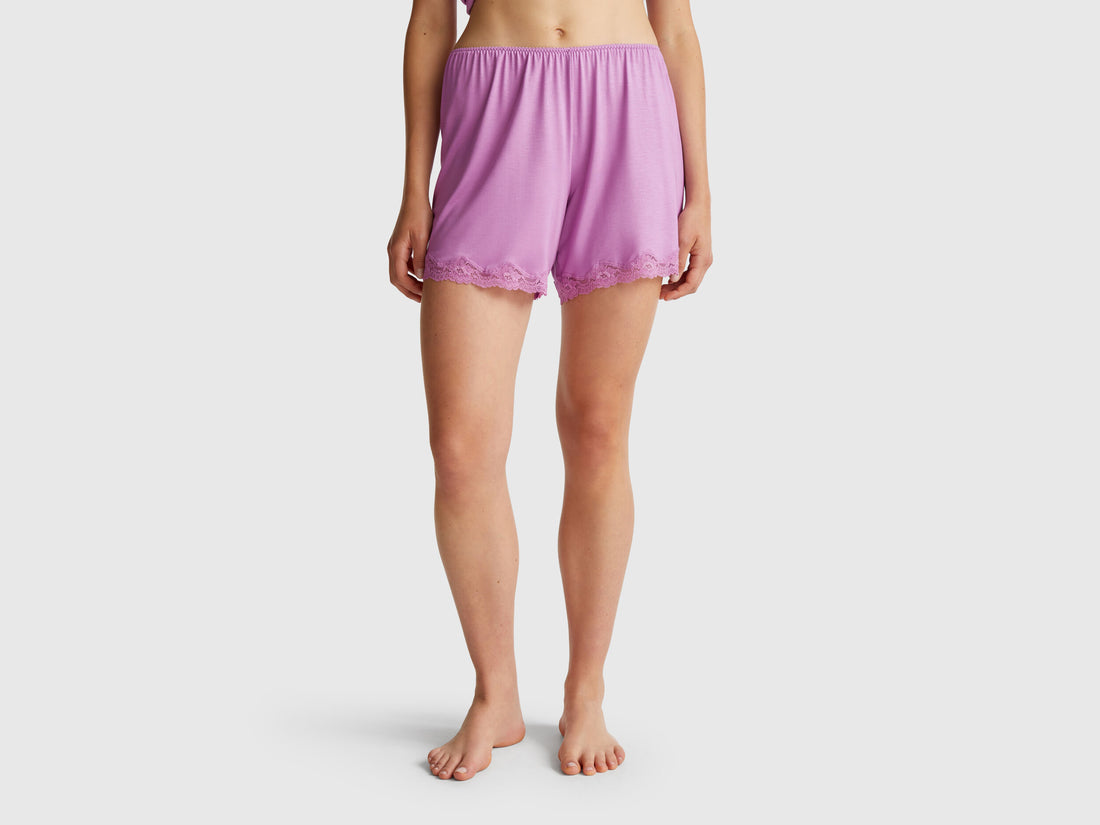 Benetton_Flowy Shorts with Lace_3Z123900V_3Z4_02
