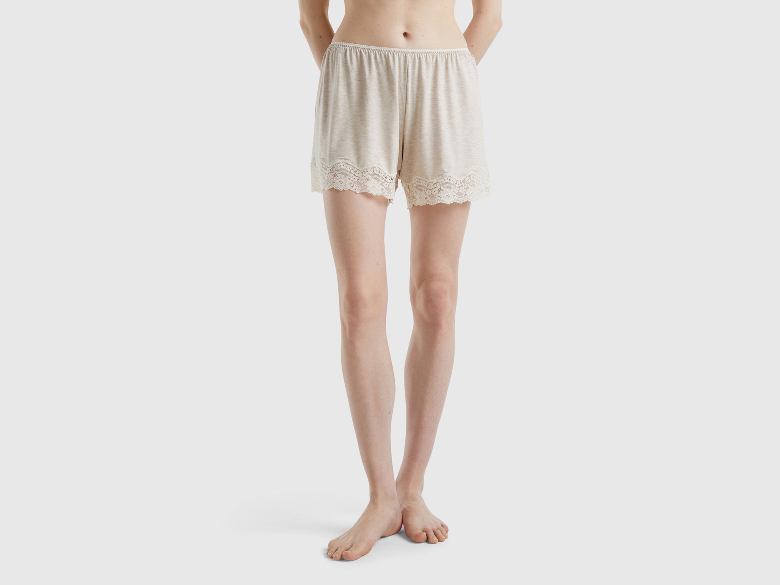 Flowy Shorts with Lace_3Z1239170_729_01