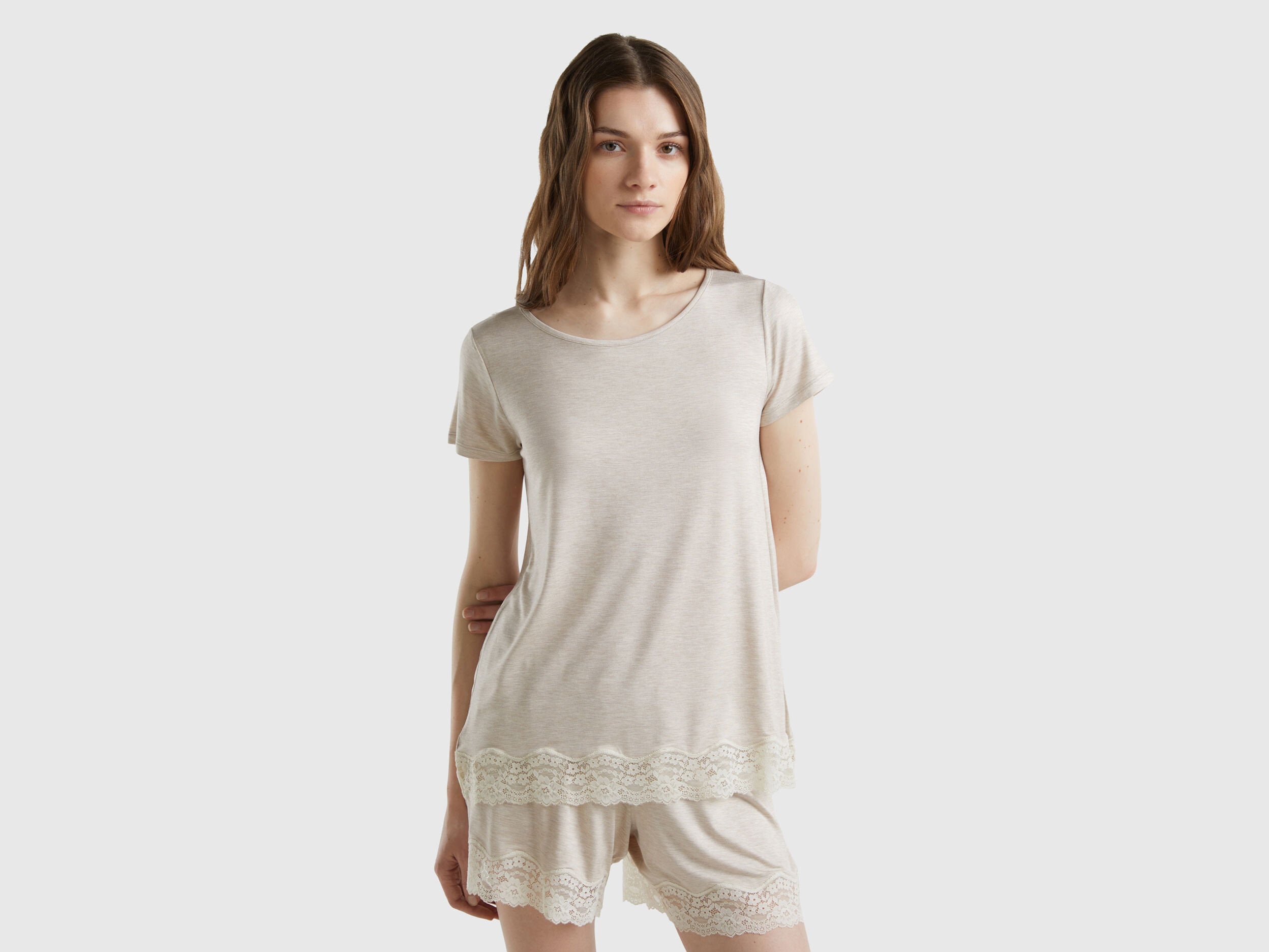 Benetton_Short Sleeve T-Shirts with Lace_3Z123M314_729_01