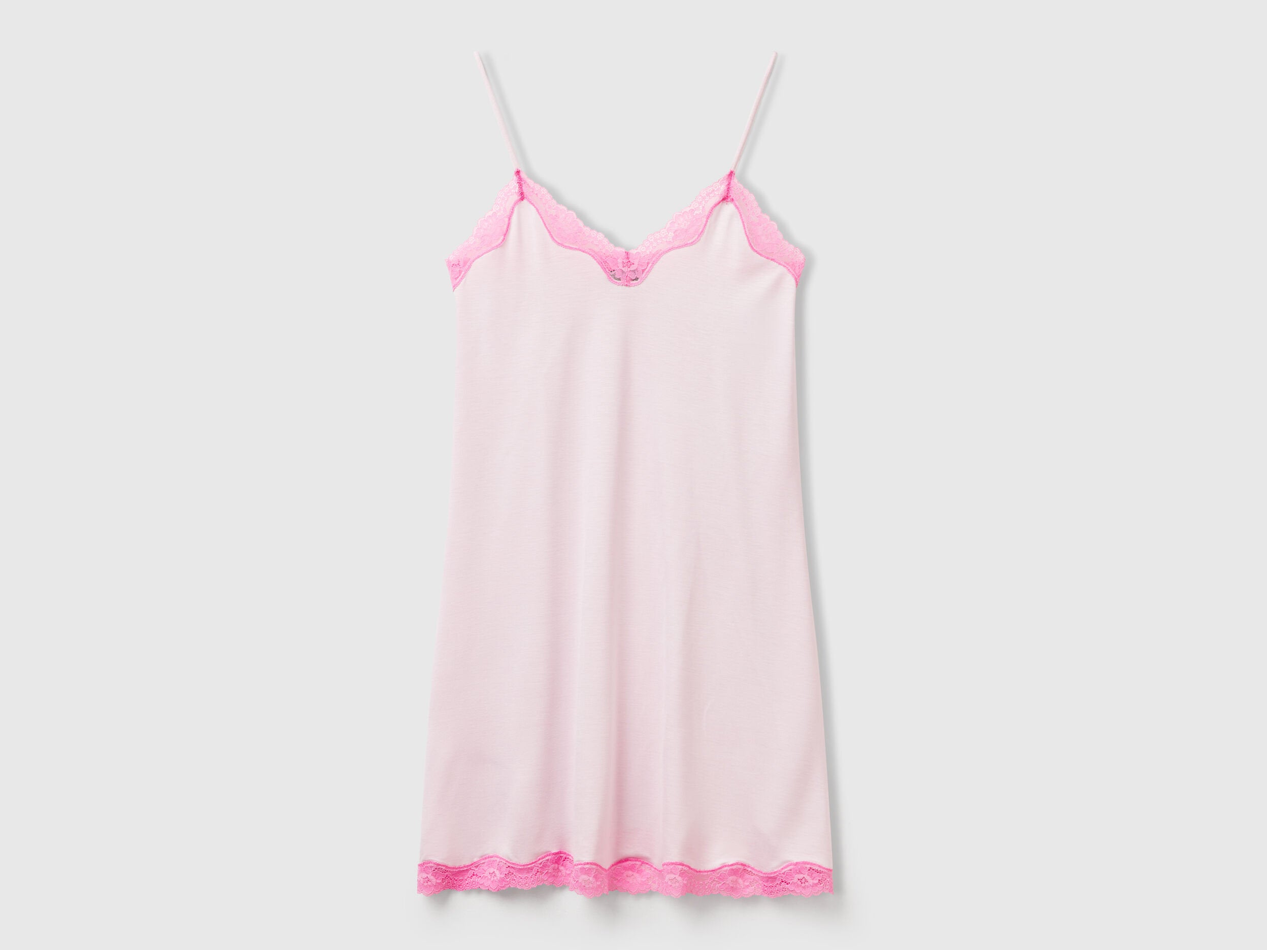 Benetton_Nightshirt with Lace Details_3Z123V00I_24Z_03