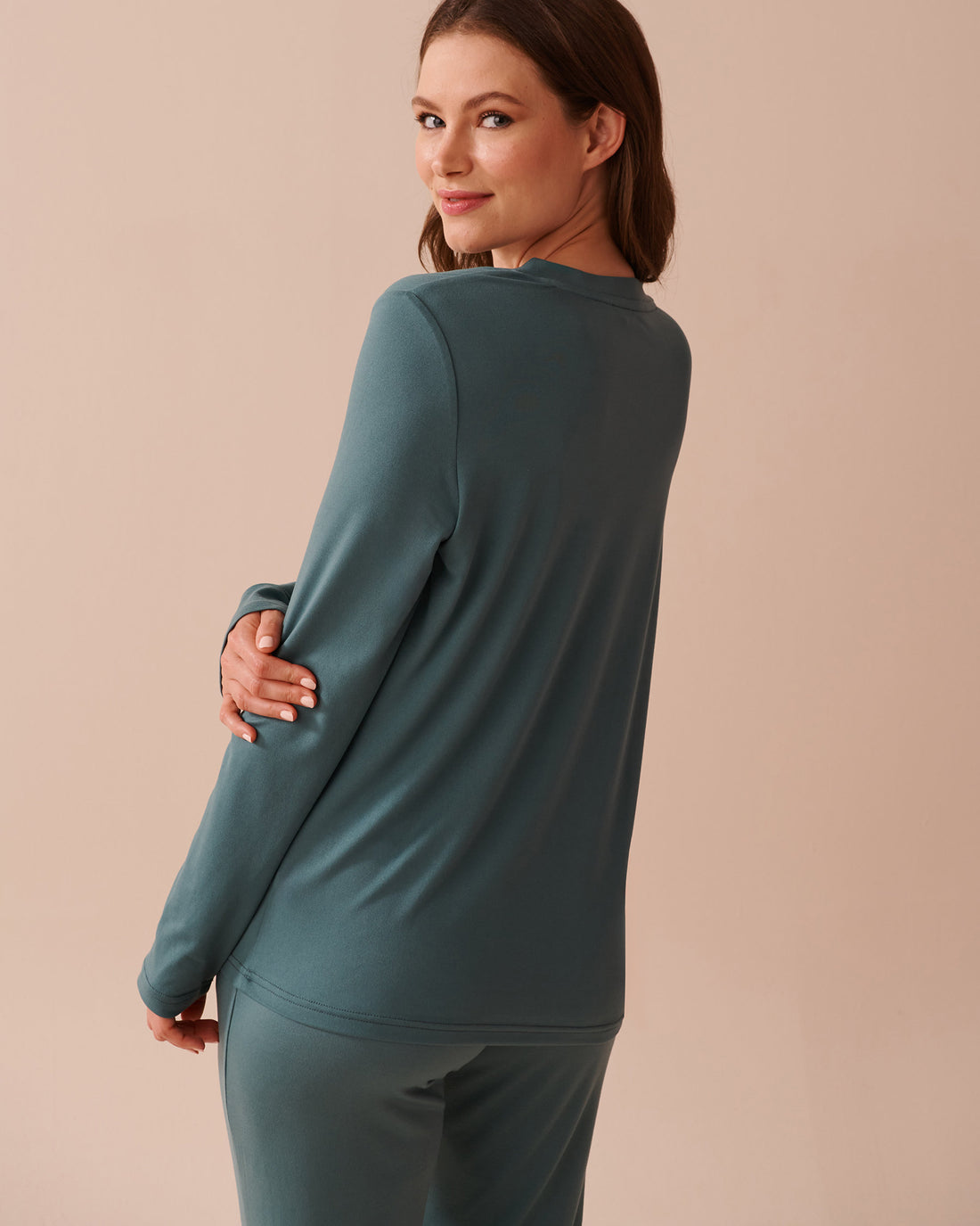 Rabbit Print Super Soft Long Sleeve Shirt_40100659_40045_02