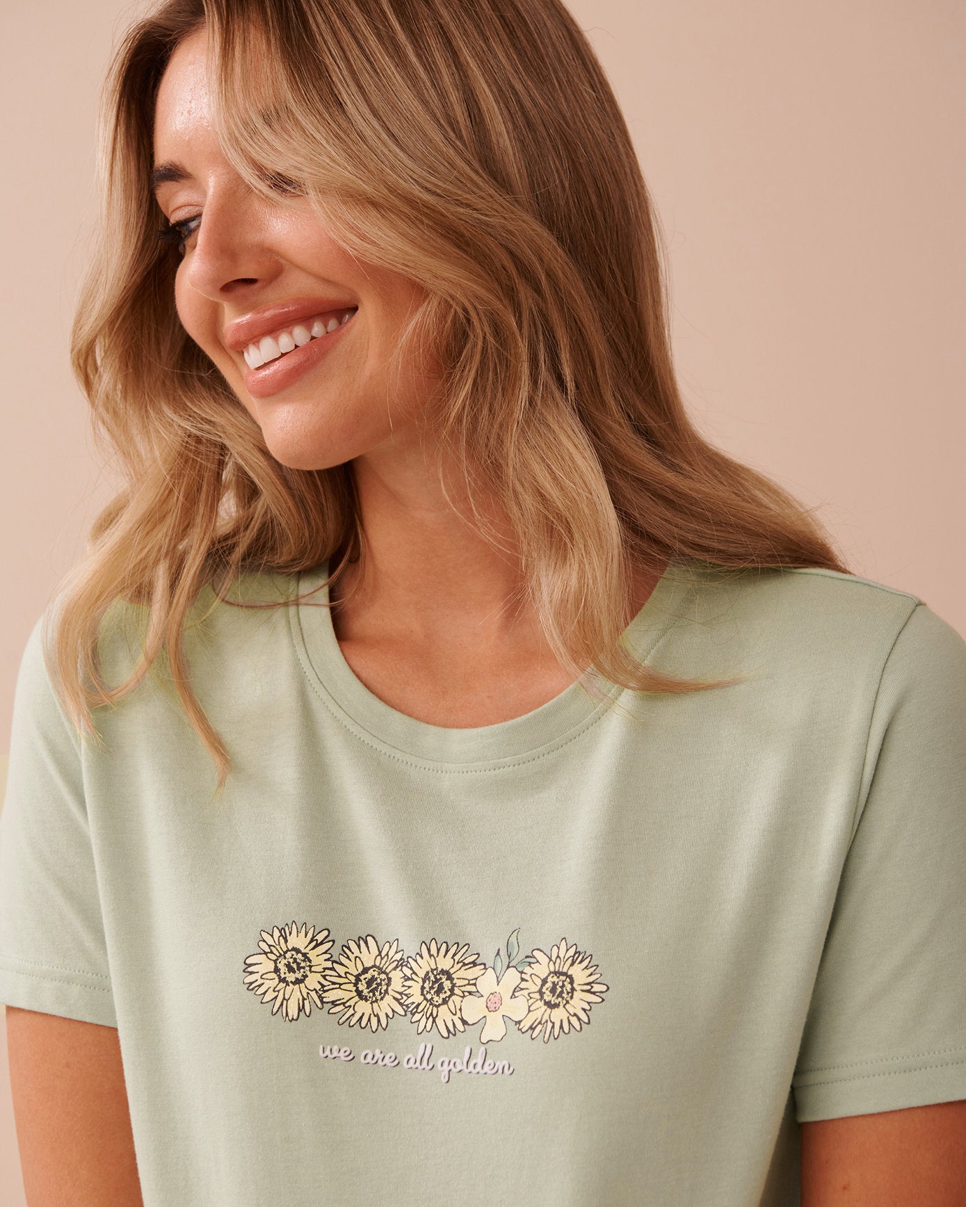 La Vie en Rose_Sunflower Print Cotton Crew Neck T-Shirt_40100693_P30108_03