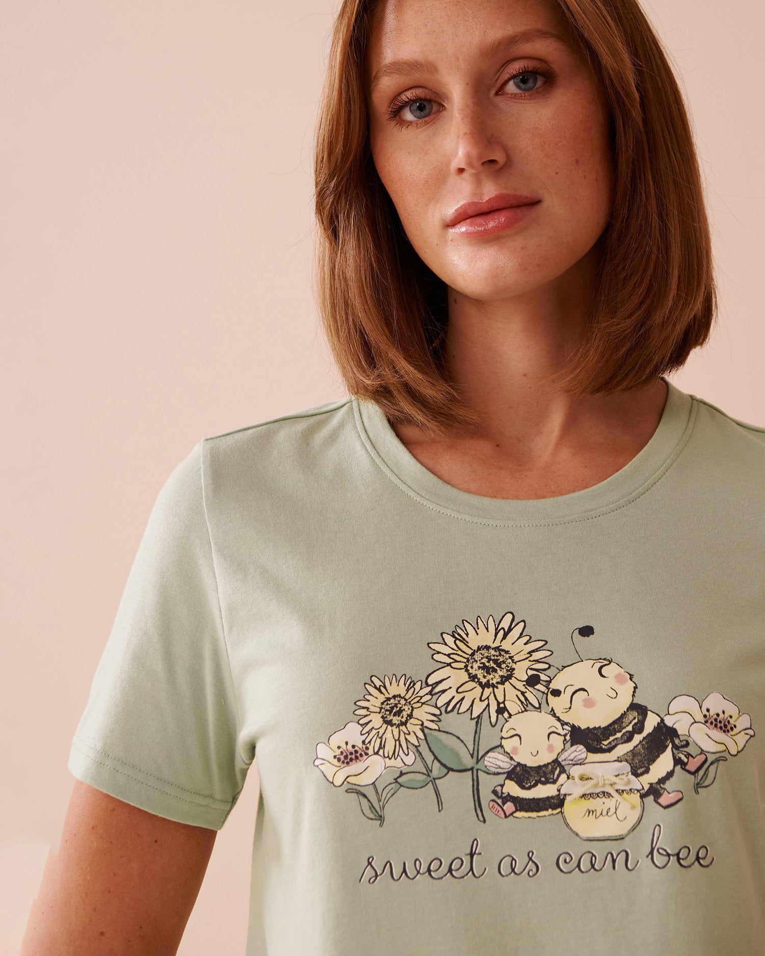 La Vie en Rose_Bee Print Cotton Crew Neck T-Shirt_40100693_P30109_03