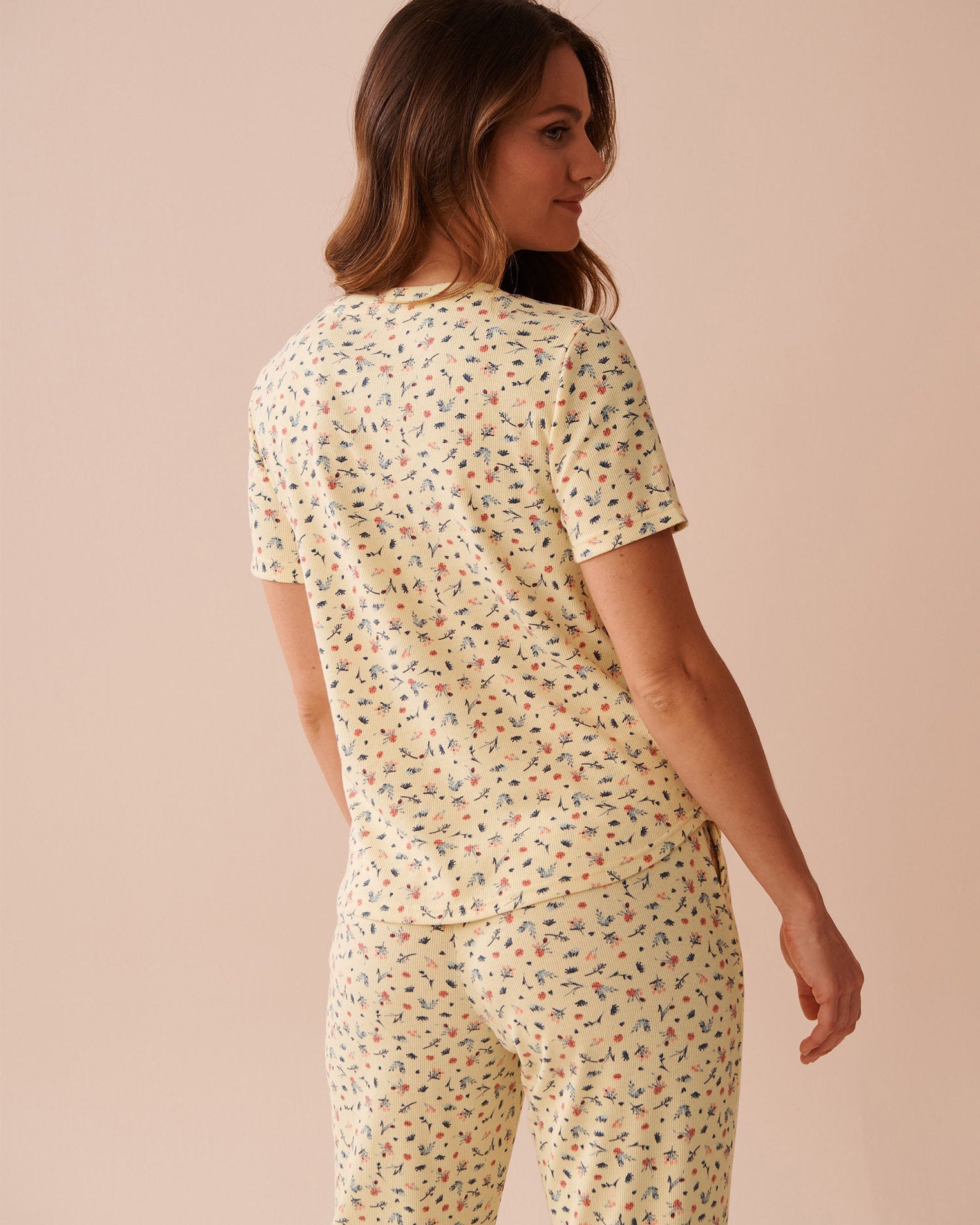 La Vie en Rose_Ditsy Floral Print Ribbed T-Shirt_40100713_P70061_02