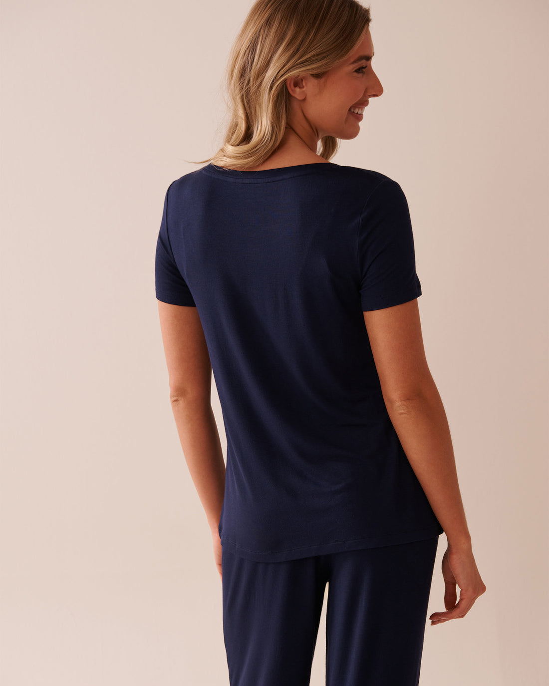 La Vie en Rose_Butterfly Print Soft Jersey Crew Neck T-Shirt_40100719_40099_02