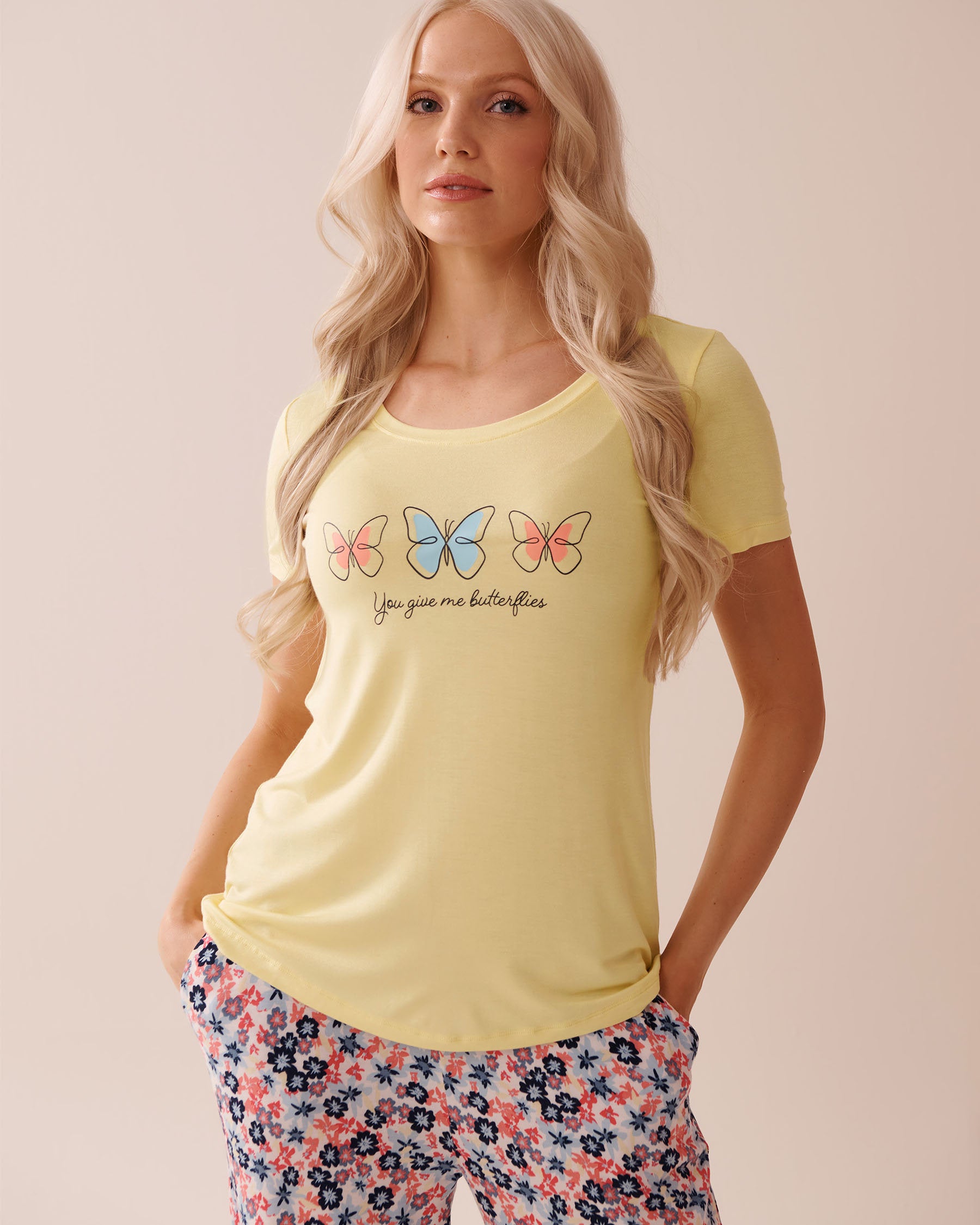 La Vie en Rose_Butterfly Print Soft Jersey Crew Neck T-Shirt_40100719_70033_01