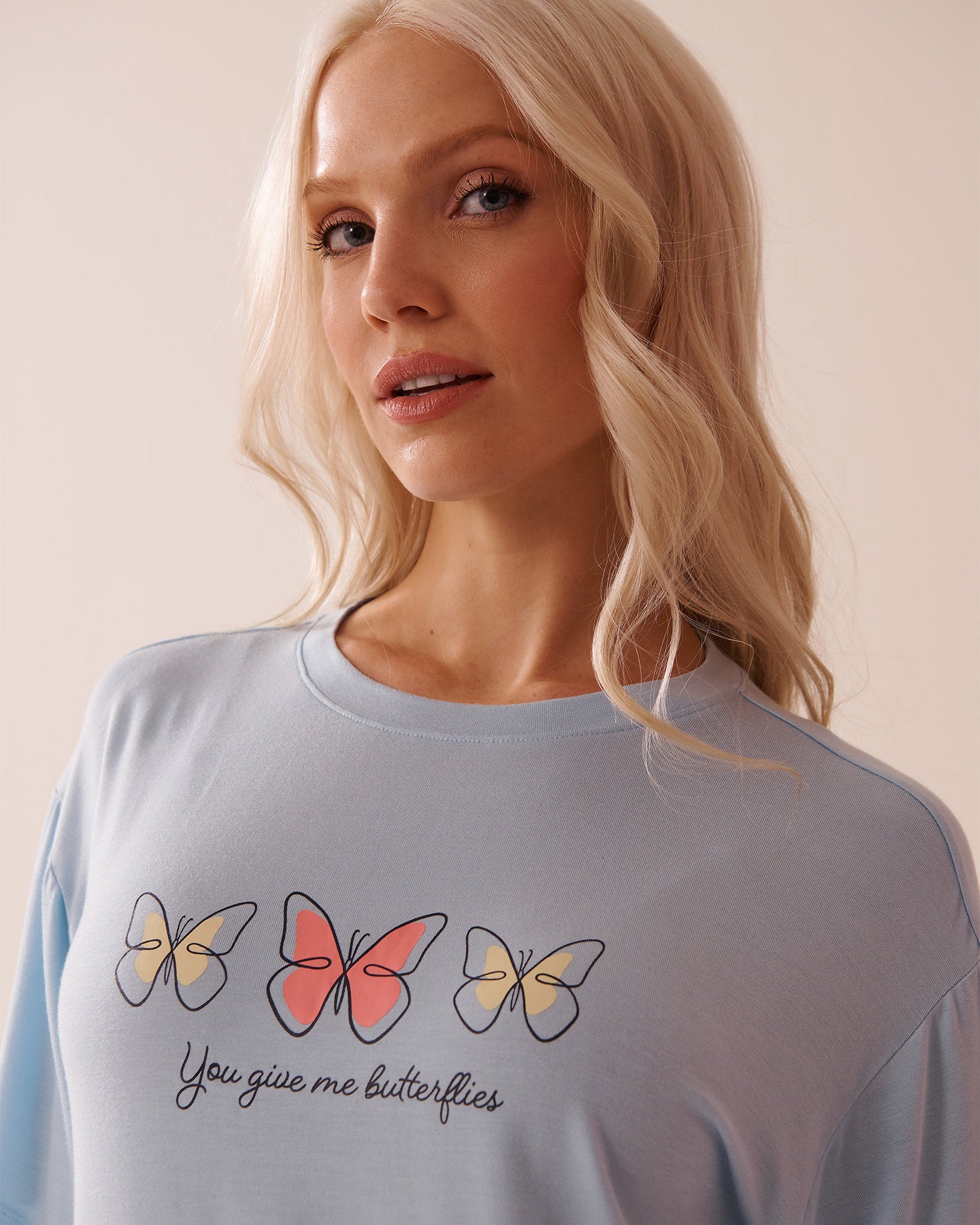 La Vie en Rose_Butterfly Print Soft Jersey Drop Shoulder T-Shirt_40100720_40104_02