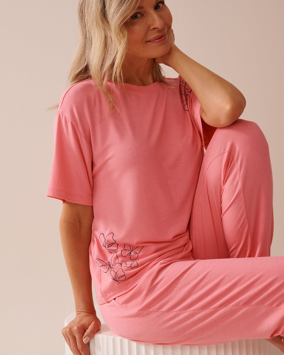 La Vie en Rose_Butterfly Print Soft Jersey Drop Shoulder T-Shirt_40100720_60010_01