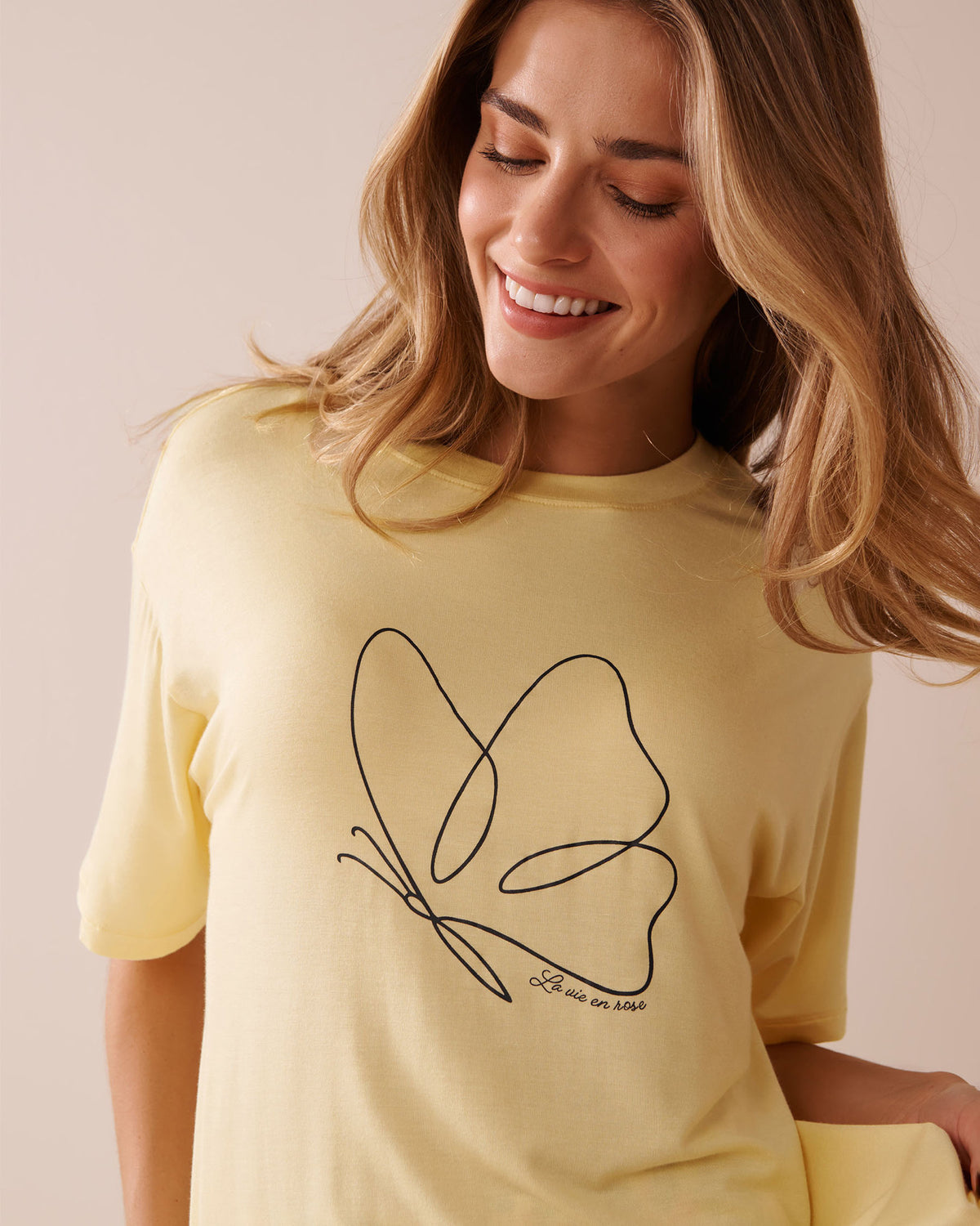 La Vie en Rose_Butterfly Print Soft Jersey Drop Shoulder T-Shirt_40100720_70033_03