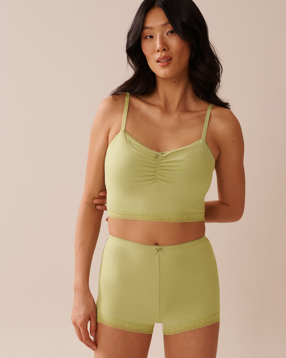 La Vie en Rose_Lint_Super Soft Lace Trim Crop Cami with Shelf Bra_40100754_30132_01