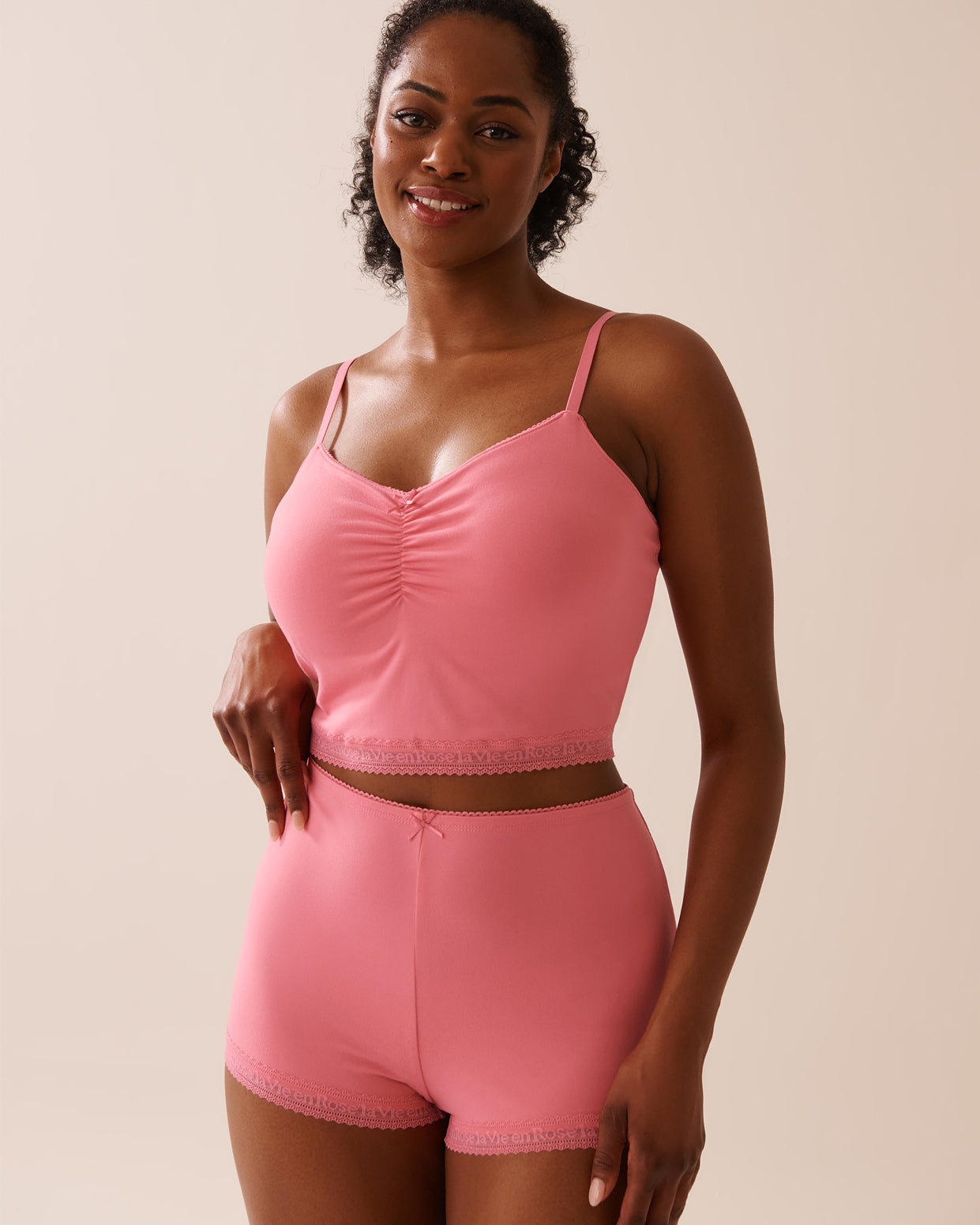 La Vie en Rose_Chateau Rose_Super Soft Lace Trim Crop Cami with Shelf Bra_40100754_60203_05