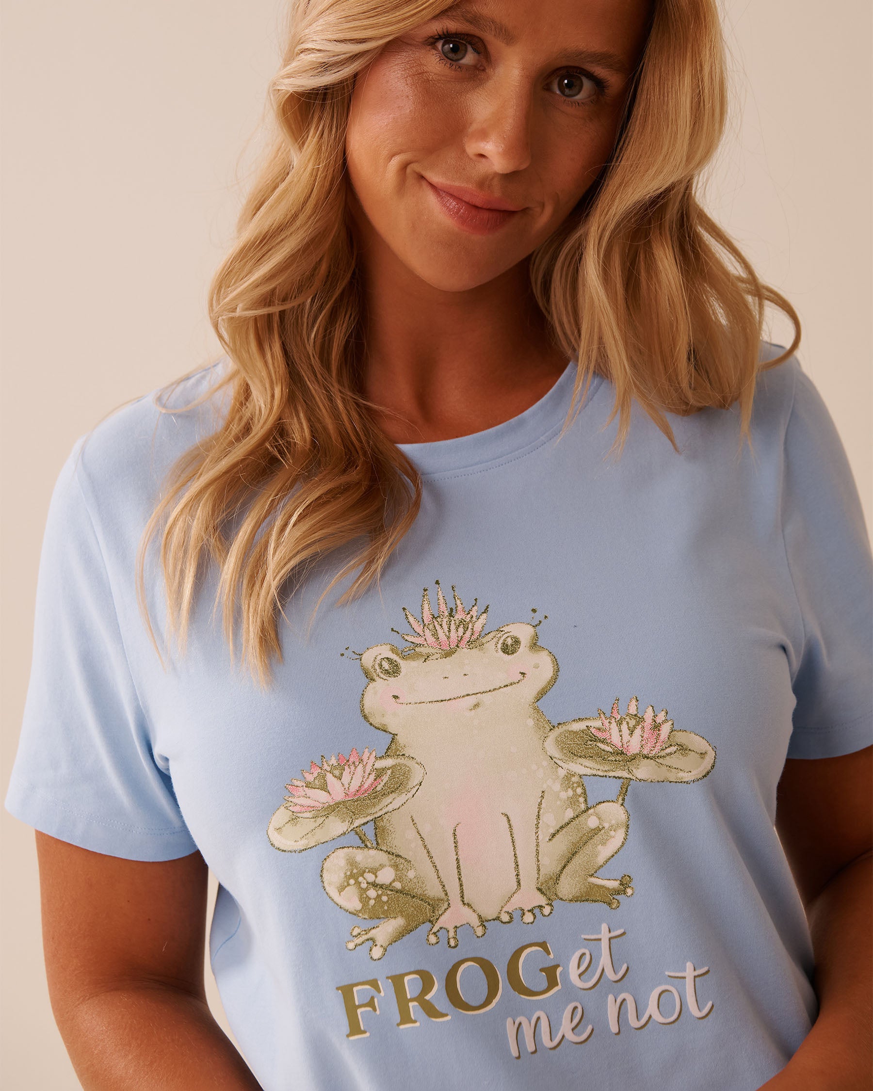 La Vie en Rose_Powder Blue_Frog Print Cotton T-shirt_40100756_40198_03