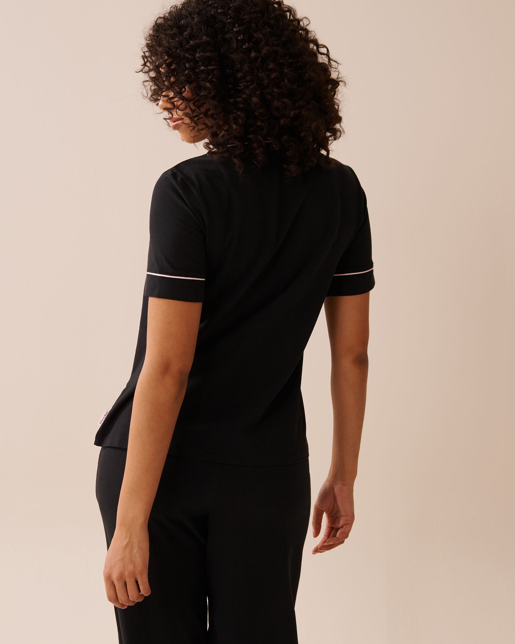 La Vie en Rose_Black Beauty_Cotton Short Sleeve Button-Down Shirt_40100765_00001_02