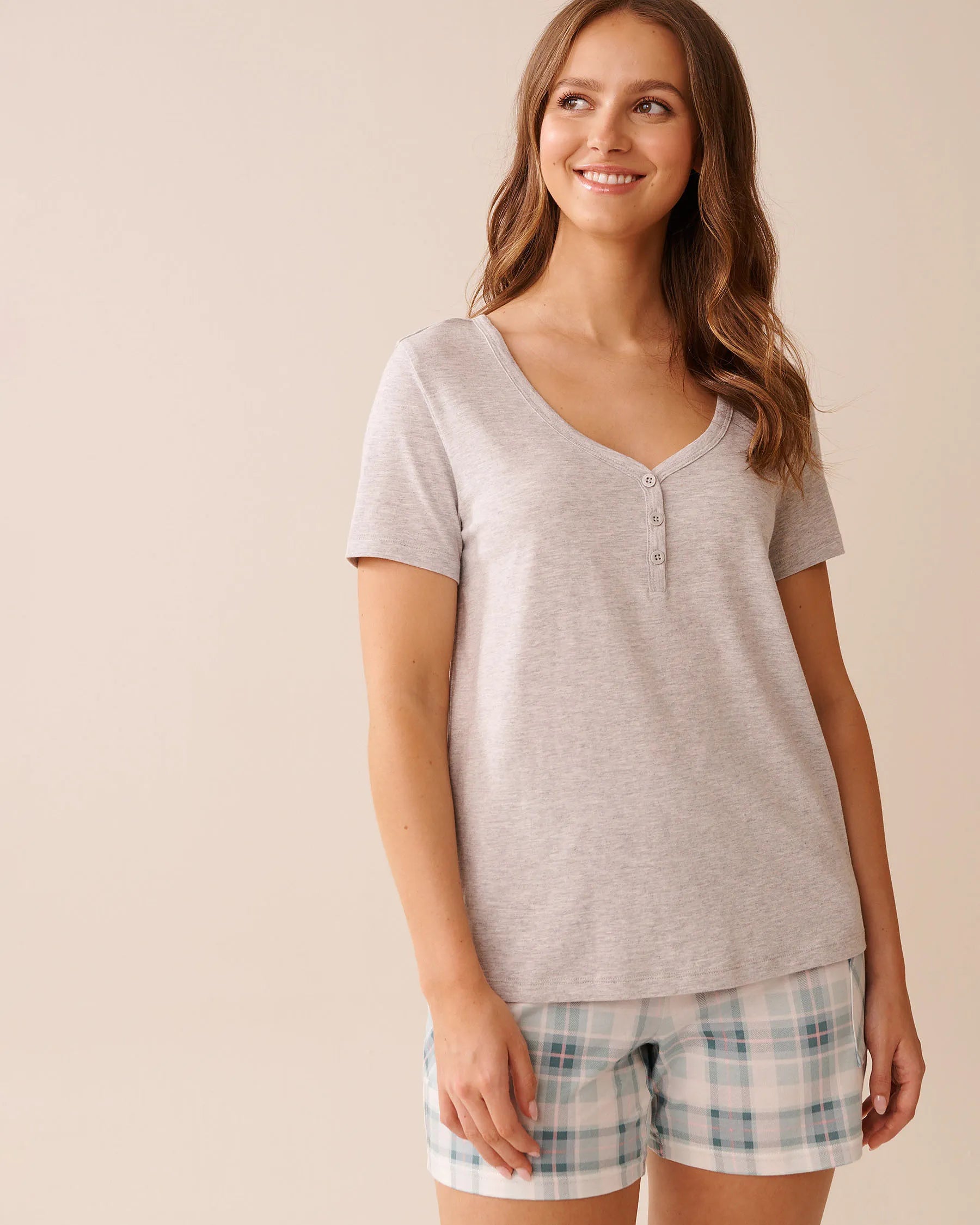 La Vie en Rose_Comfy Grey Mix_HenleyÊT-Shirt_40100772_00007_01