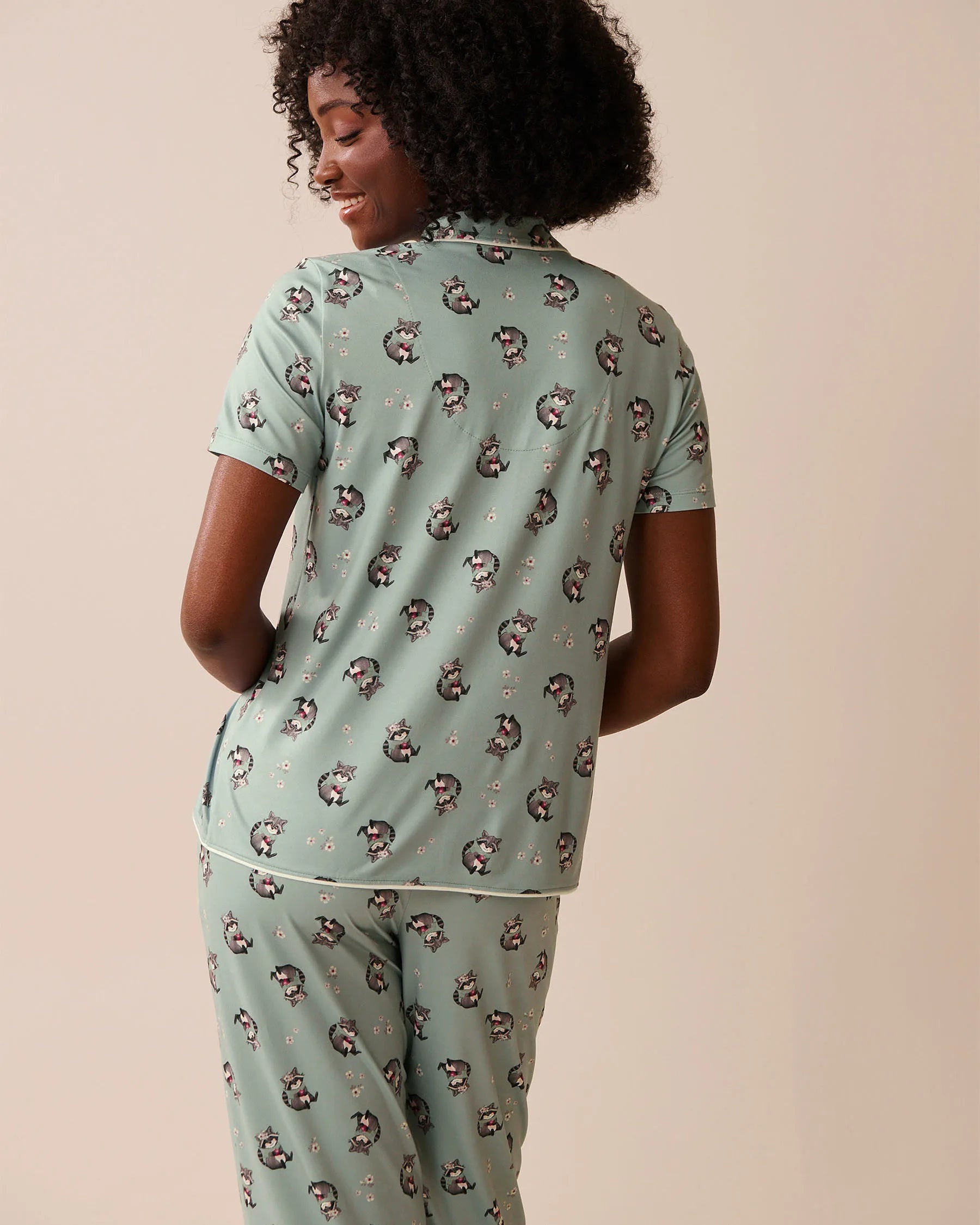 La Vie en Rose_Gray Mist Racoon_Raccoon Print Super Soft Button-Down Shirt_40100774_P40480_02