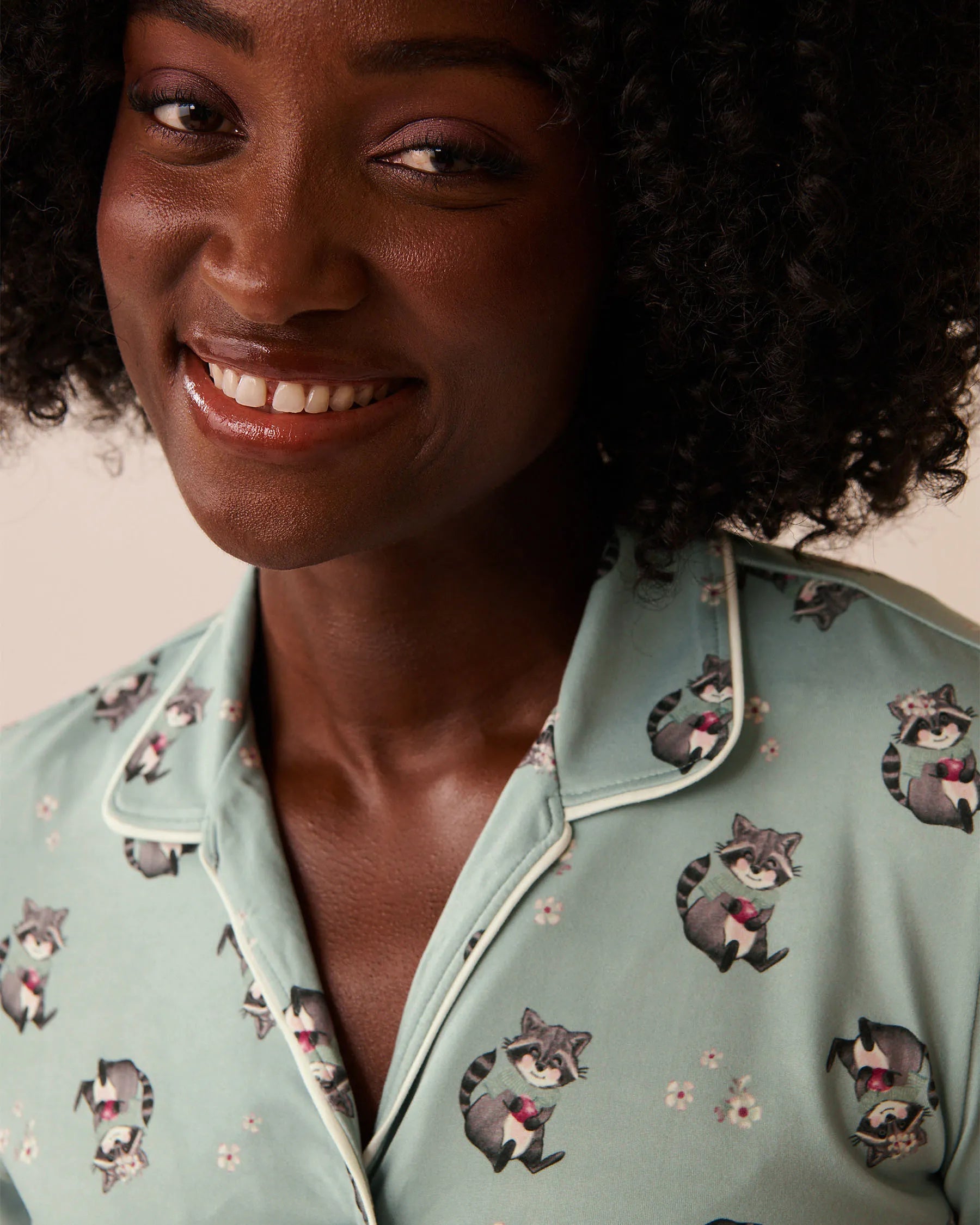 La Vie en Rose_Gray Mist Racoon_Raccoon Print Super Soft Button-Down Shirt_40100774_P40480_03