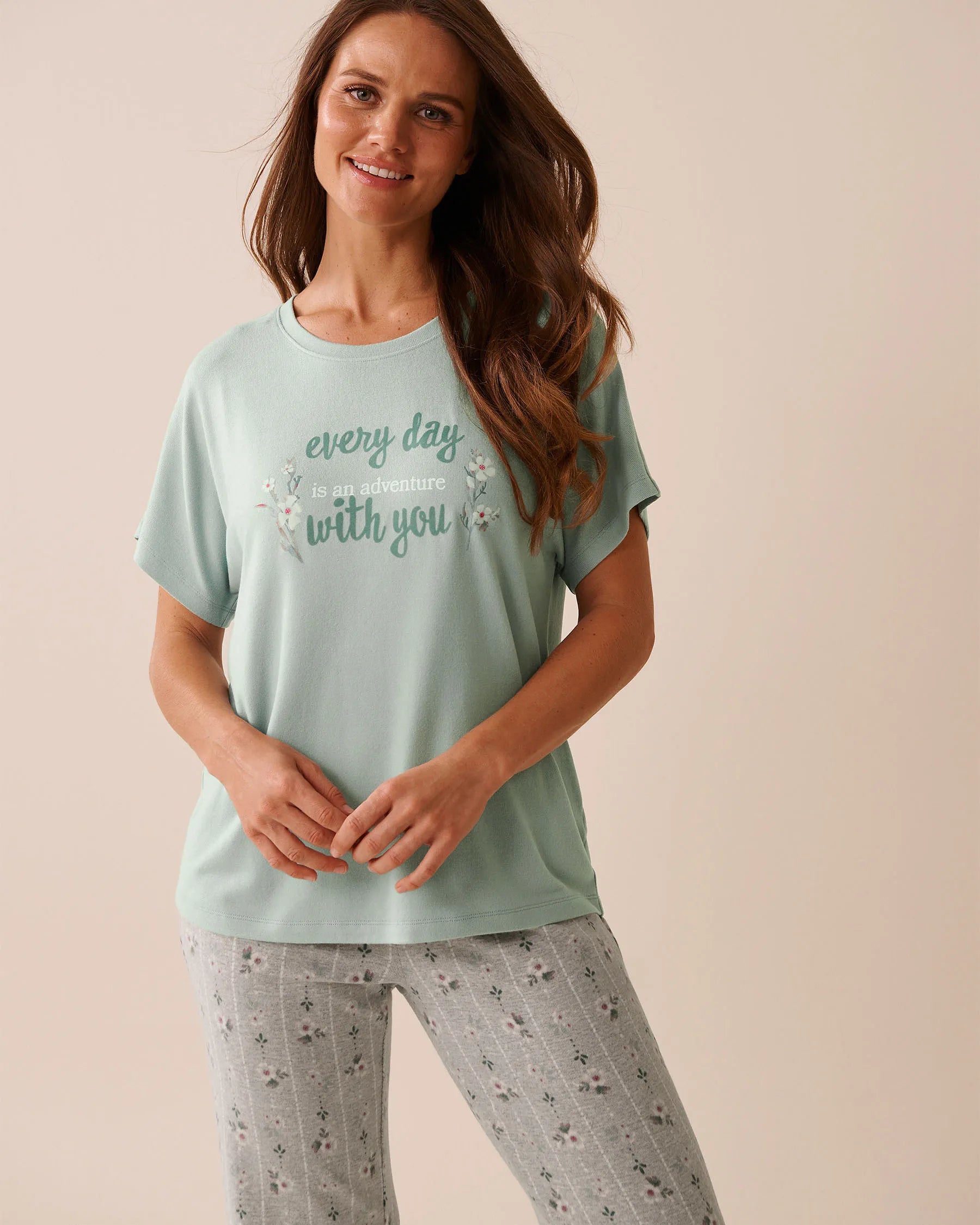 La Vie en Rose_Gray Mist_Espresso Print Recycled Fibers Crew Neck T-Shirt_40100775_40132_01