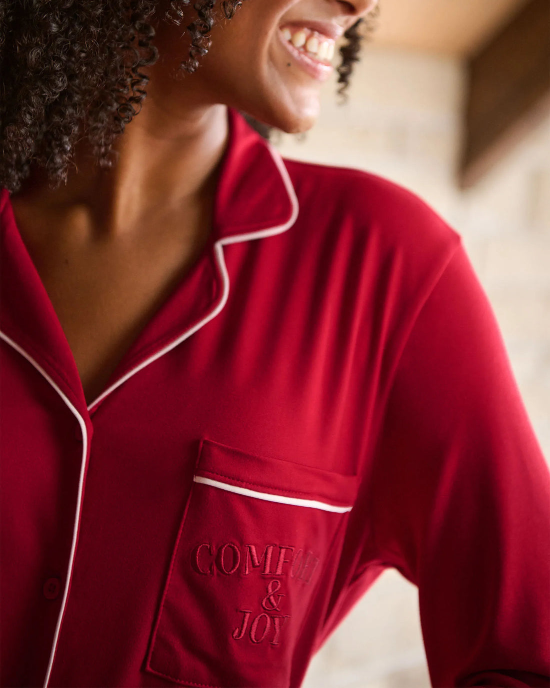 La Vie en Rose_Savvy Red_Comfort & Joy Print Super Soft Button-Down Shirt_40100810_60215_02