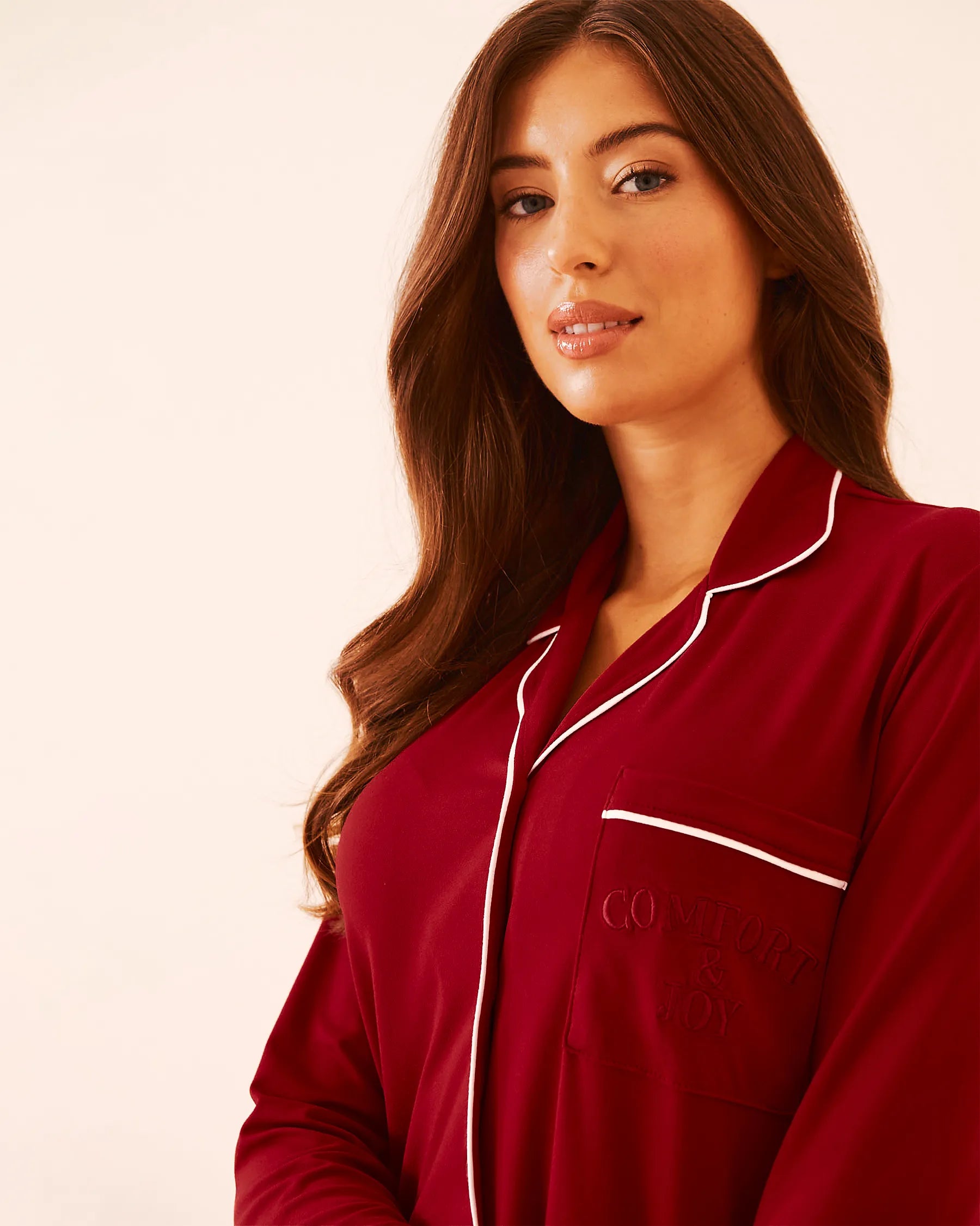 La Vie en Rose_Savvy Red_Comfort & Joy Print Super Soft Button-Down Shirt_40100810_60215_04