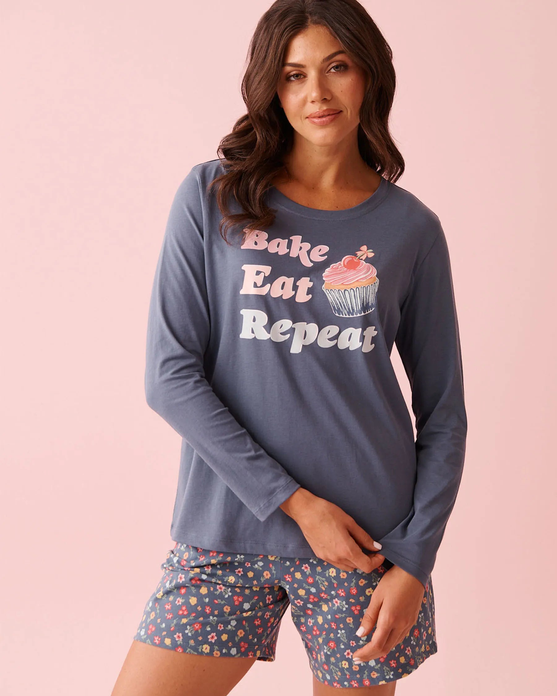 La Vie en Rose China Blue Women Cupcake Print Cotton Long Sleeve Shirt SKU: 40100835_40126 Image 01