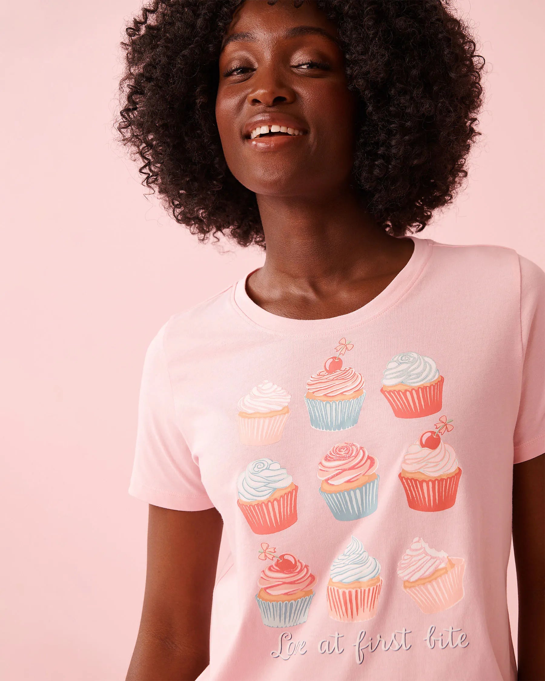 La Vie en Rose Crystal Rose Women Cupcake Print Cotton Crew Neck T-shirt SKU: 40100836_60108 Image 03