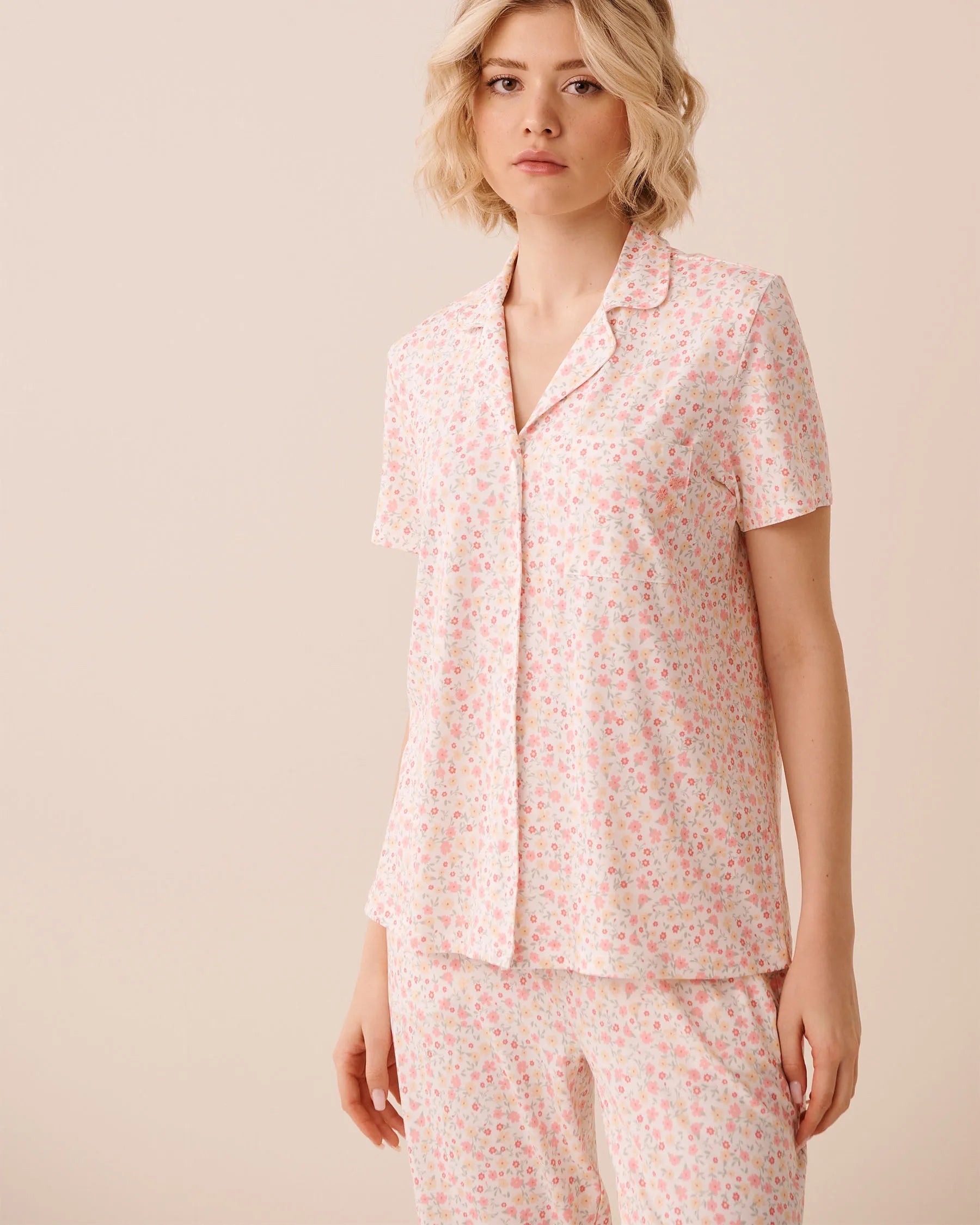 La Vie en Rose Snow White Pink Ditsy Women Ditsy Floral Print Super Soft Button-down Shirt SKU: 40100839_P10588 Image 01