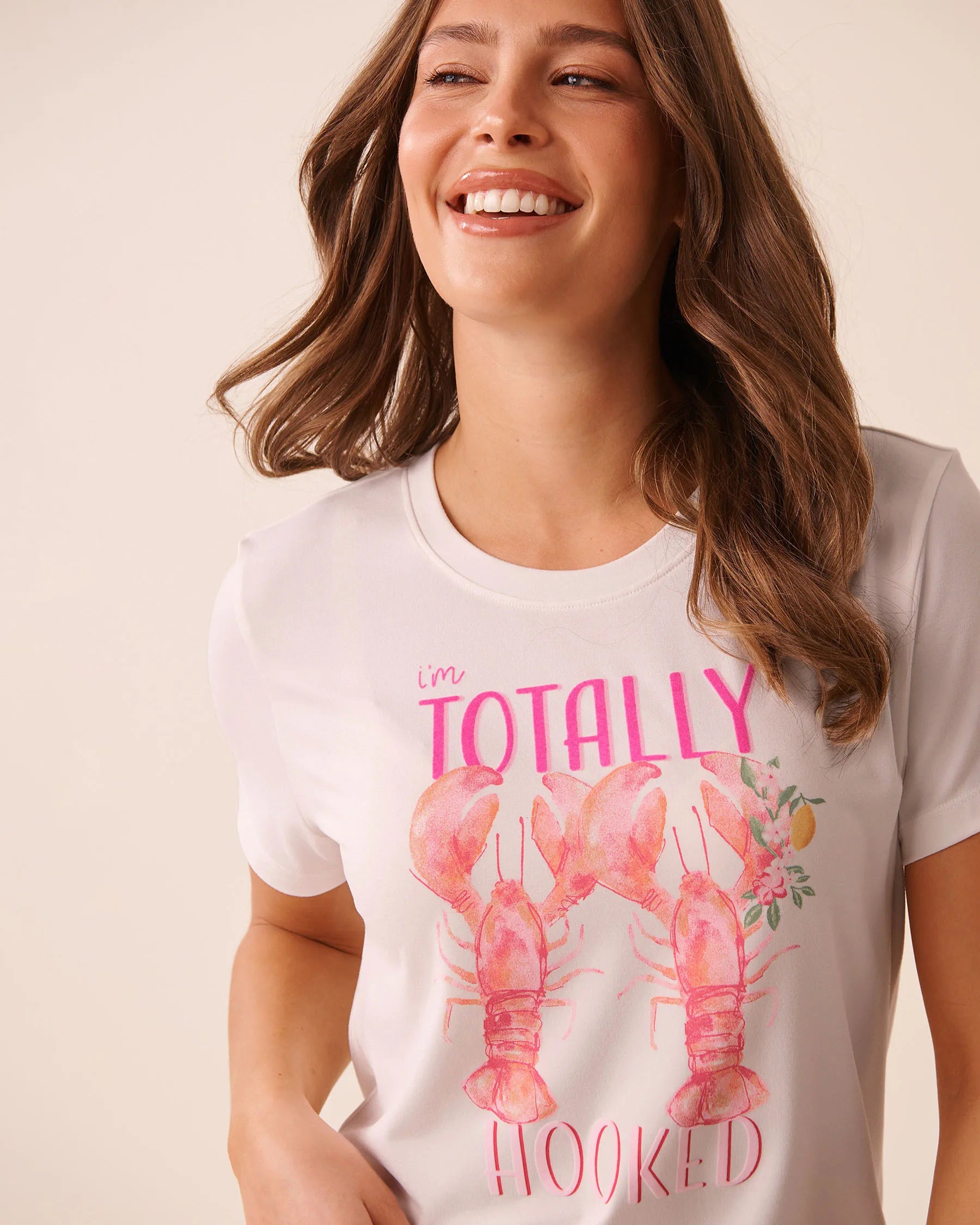 La Vie en Rose Snow White Women Lobster Print Super Soft T-Shirt SKU: 40100861_10011 Image 03