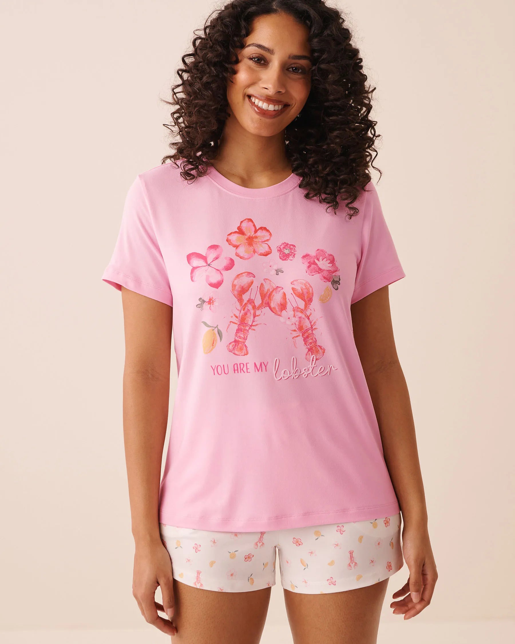 La Vie en Rose Nosegay Women Lobster Print Super Soft T-Shirt SKU: 40100861_60245 Image 01