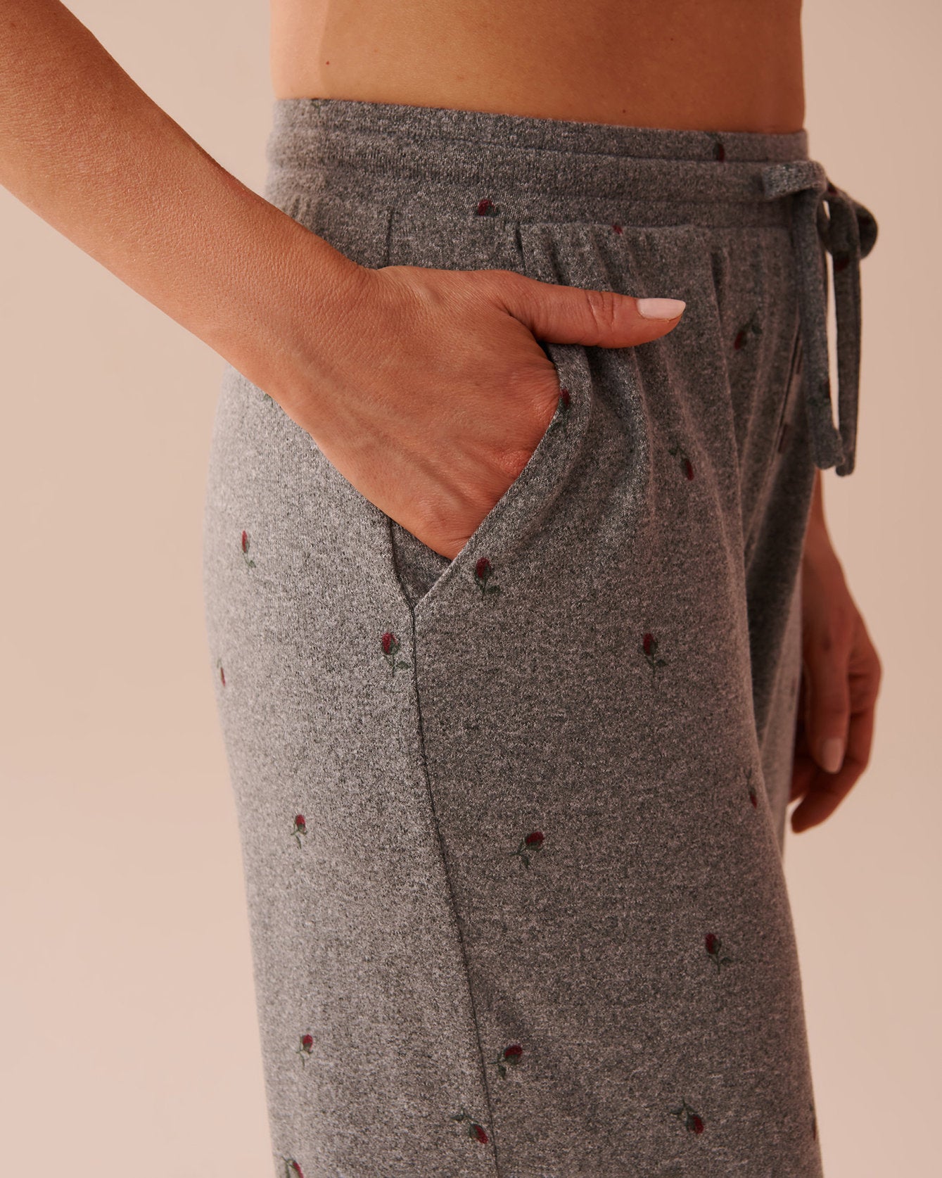 Rose Print Pajama Pants_40200595_P00361_03