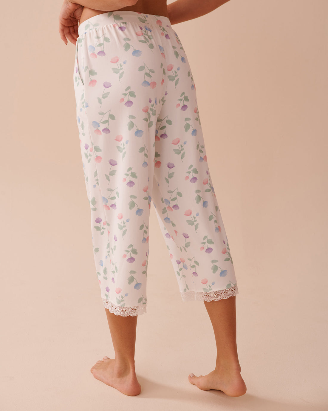 La Vie en Rose_Tulip Print Super Soft Capris_40200673_P10465_02