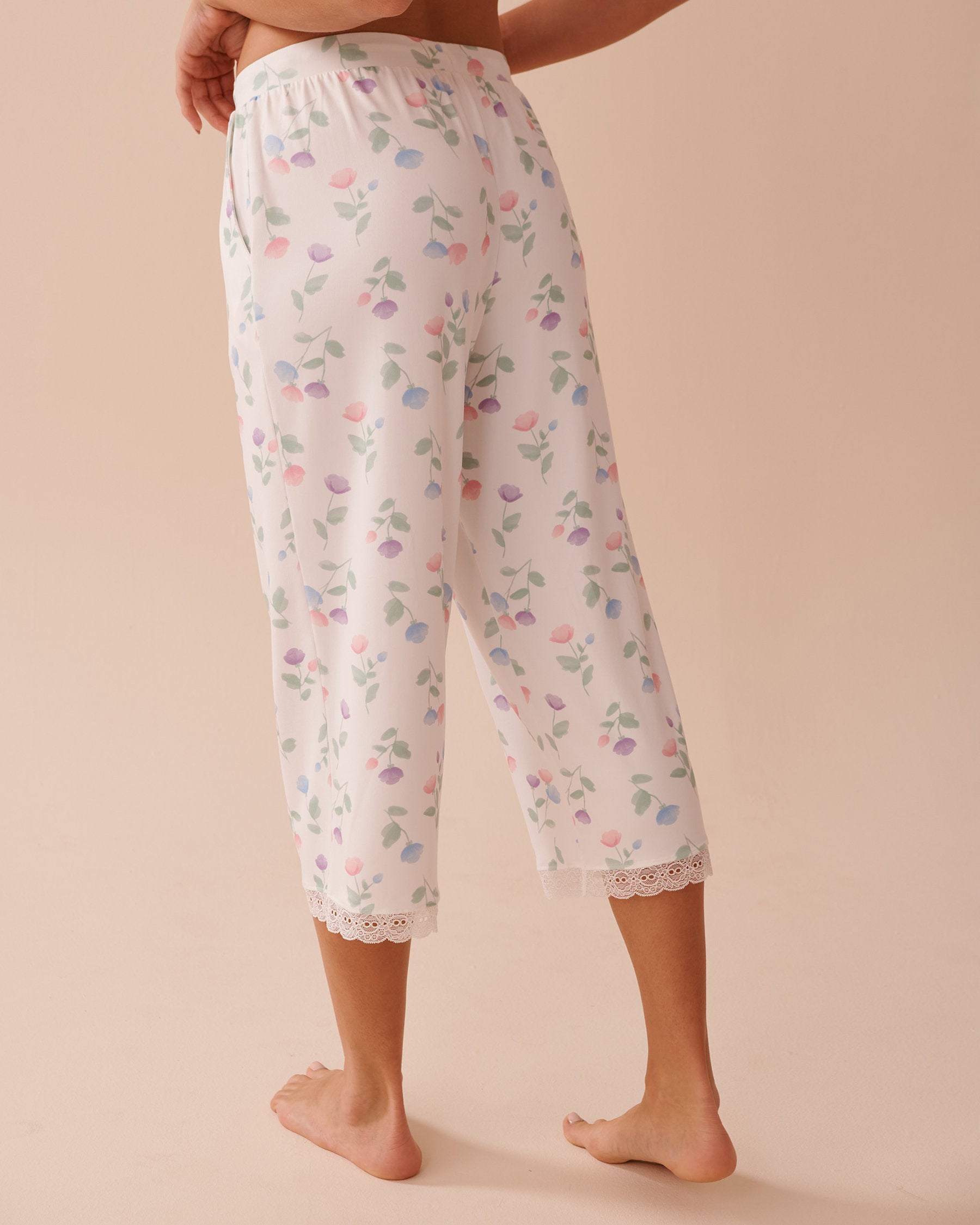 La Vie en Rose_Tulip Print Super Soft Capris_40200673_P10465_02