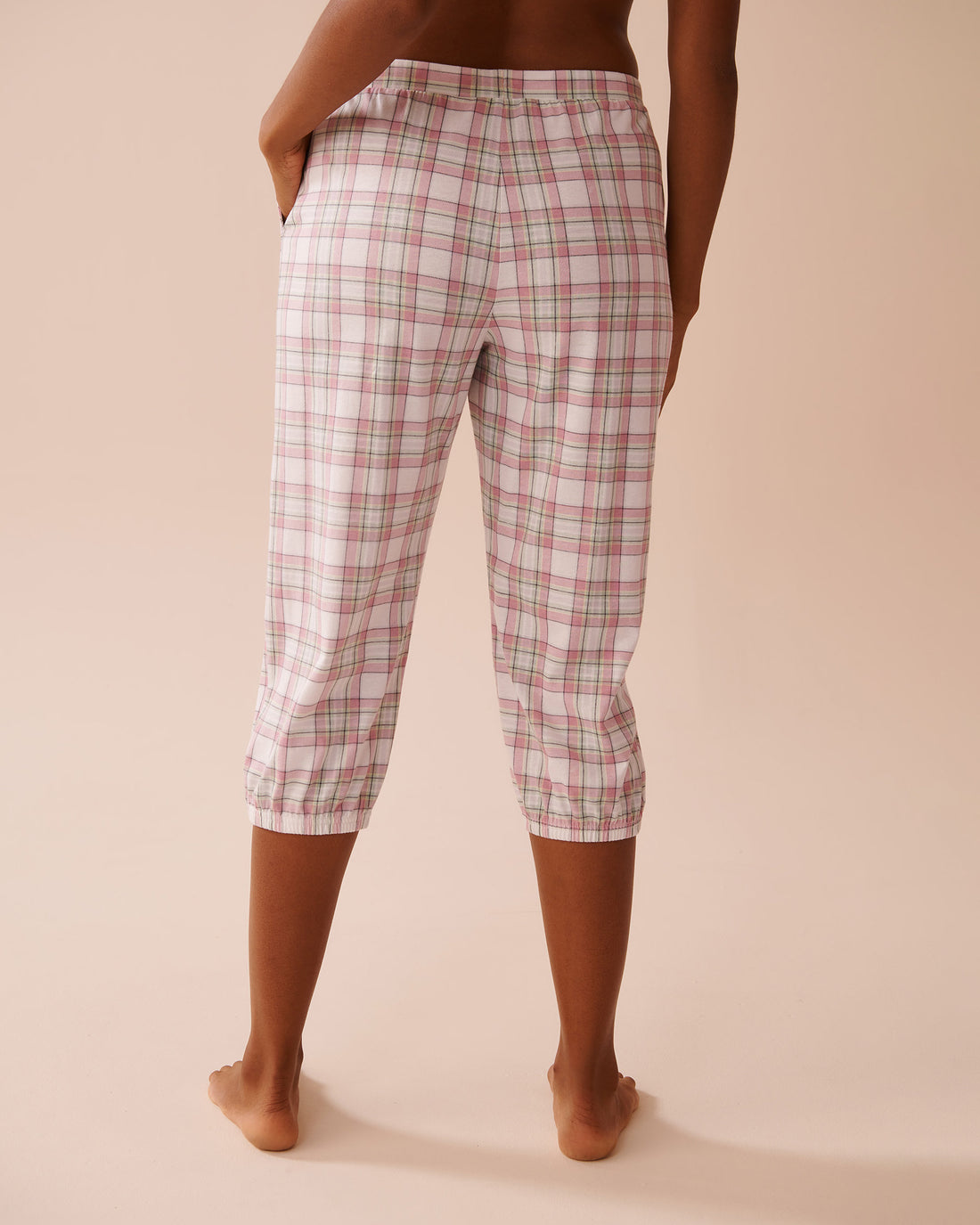 La Vie en Rose_Multicolour Plaid Cotton Fitted Capris_40200683_P60345_02