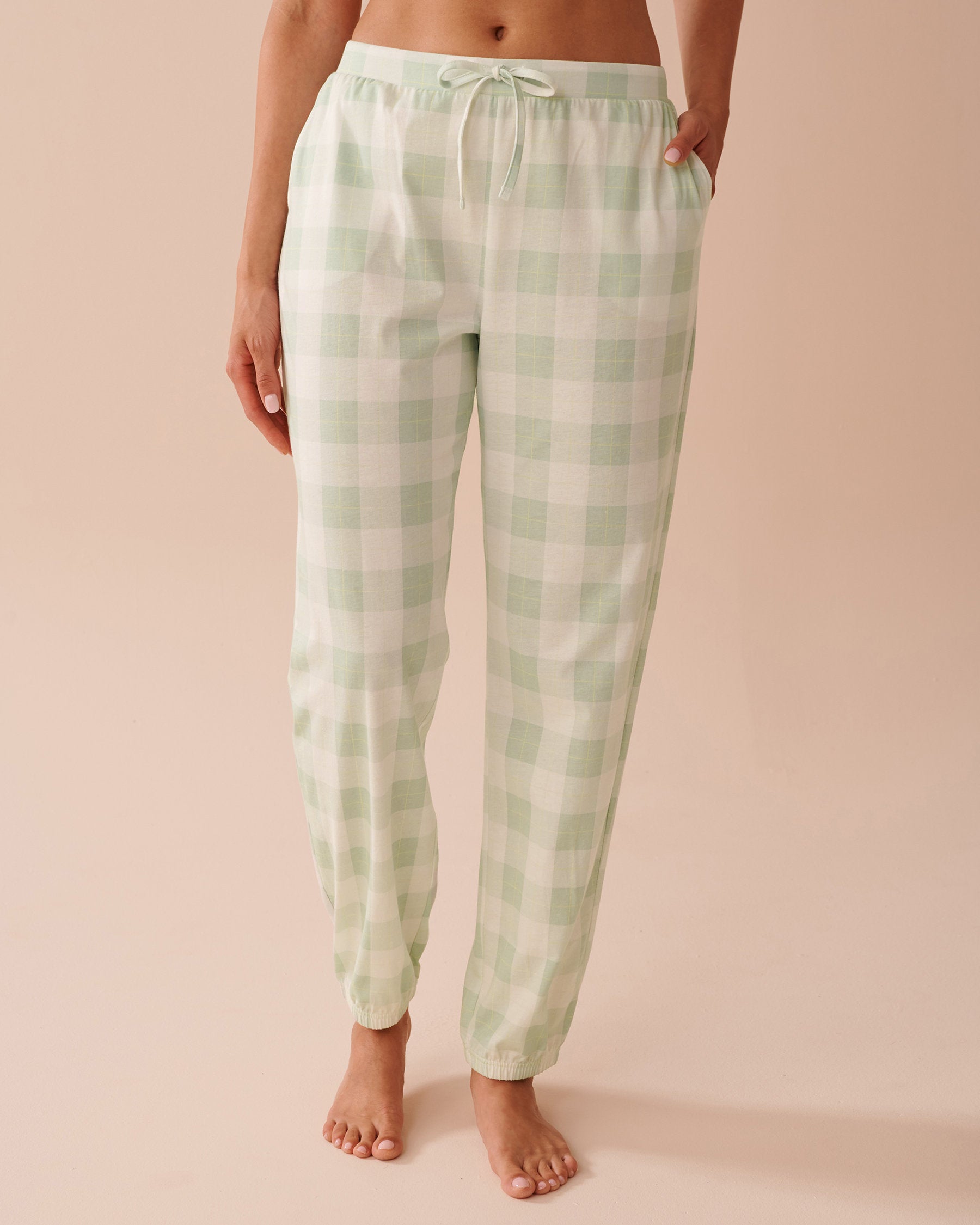 La Vie en Rose_Green Plaid Cotton Jogger Pajama Pants_40200684_P30107_01