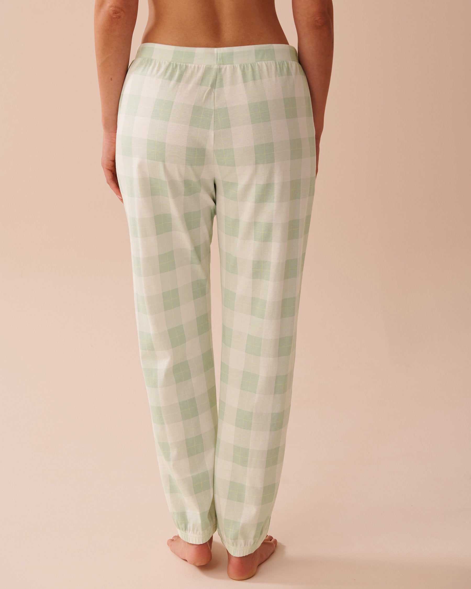 La Vie en Rose_Green Plaid Cotton Jogger Pajama Pants_40200684_P30107_02