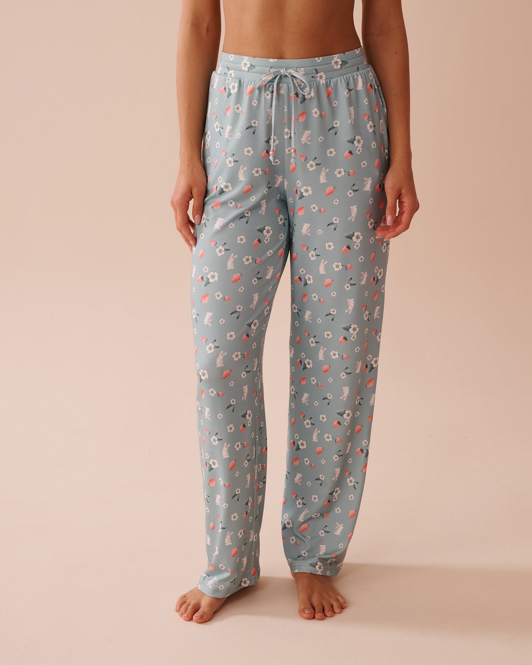 La Vie en Rose_Rabbit & Strawberry Print Super Soft Pajama Pants_40200691_P40424_01