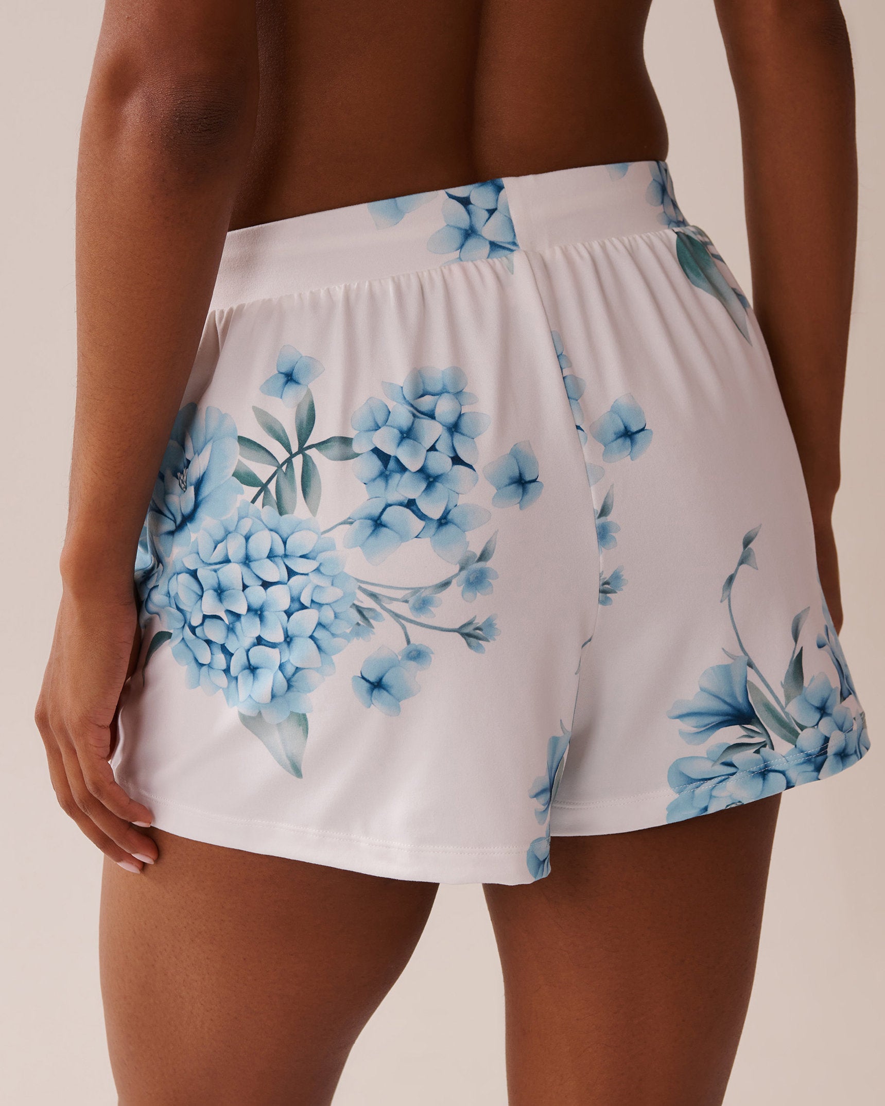 La Vie en Rose_Hydrangea Print Super Soft Pajama Shorts_40200695_P10483_02