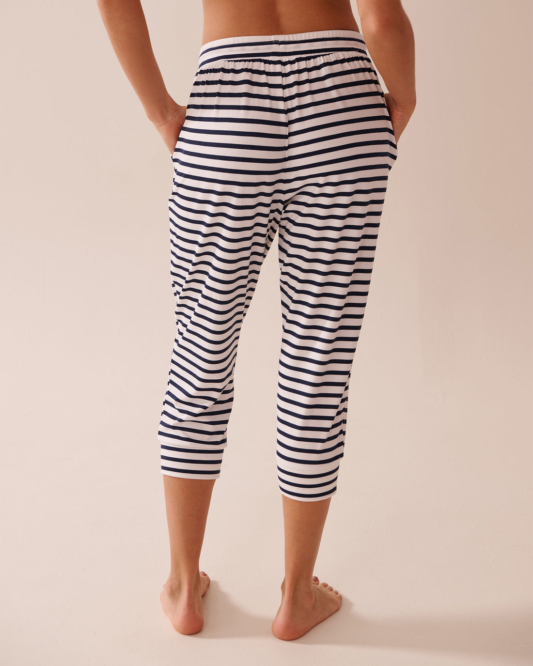 La Vie en Rose_Nautical Stripe Super Soft Pajama Capris_40200702_P10479_02