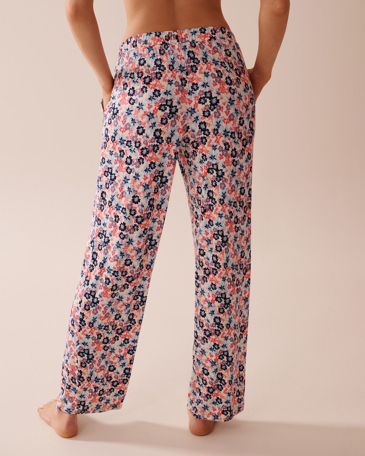 La Vie en Rose_Multi Flower Soft Jersey Pajama Pants_40200708_P10484_03