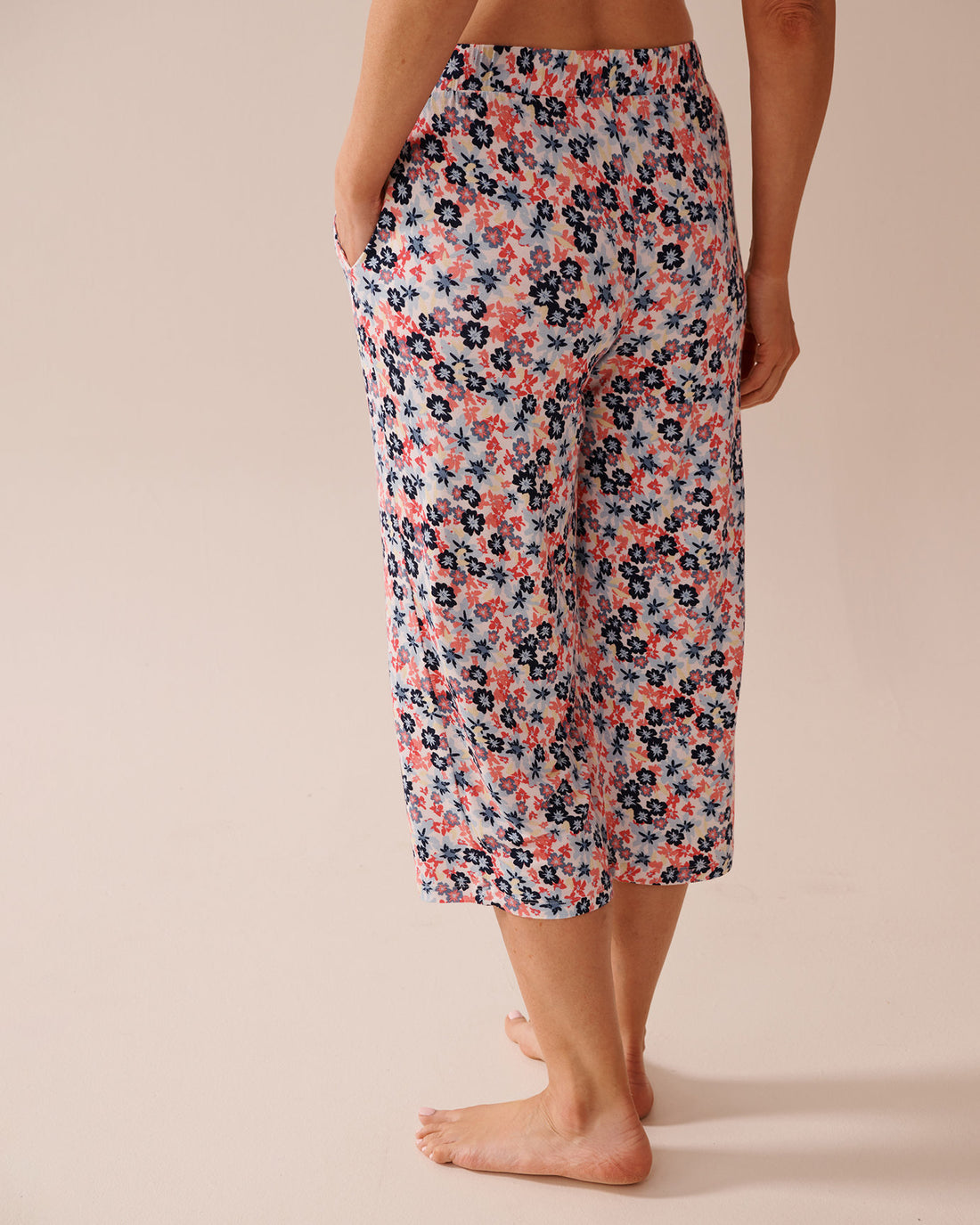 La Vie en Rose_Multi Flower Soft Jersey Pajama Capris_40200709_P10484_02