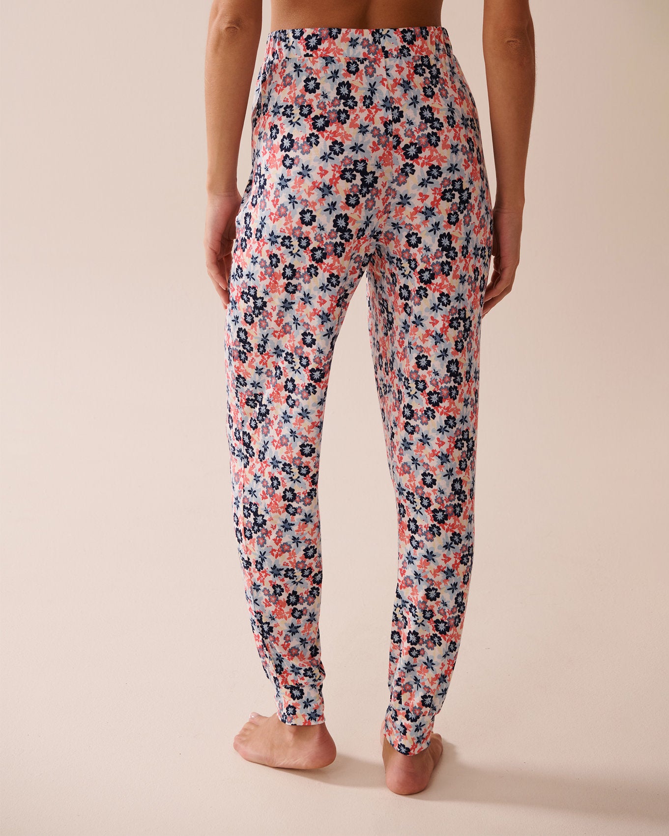 La Vie en Rose_Multi Flower Soft Jersey Jogger Pajama Pants_40200710_P10484_02
