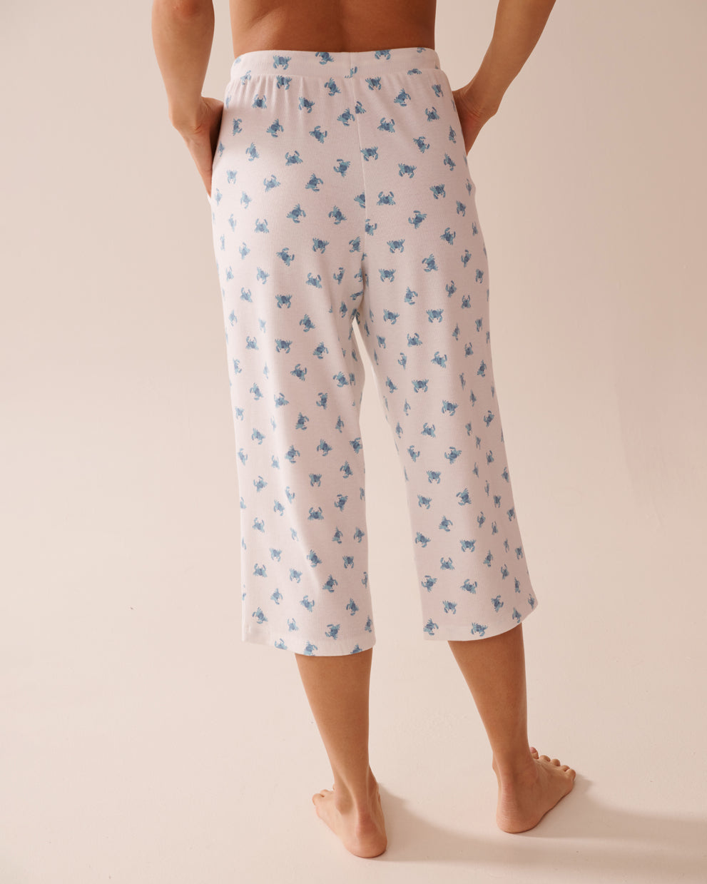 La Vie en Rose_Snow White Crab_Crab Print Ribbed Pajama Capris_40200721_P10497_02